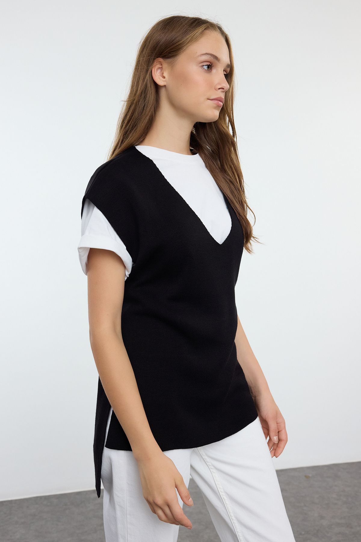 Trendyol Collection Czarny Sweter Z Dzianiny Z Dekoltem W Serek - Szeroki Krój Z Wiązaniem Twoaw25sv00029 Kobieta - Standard