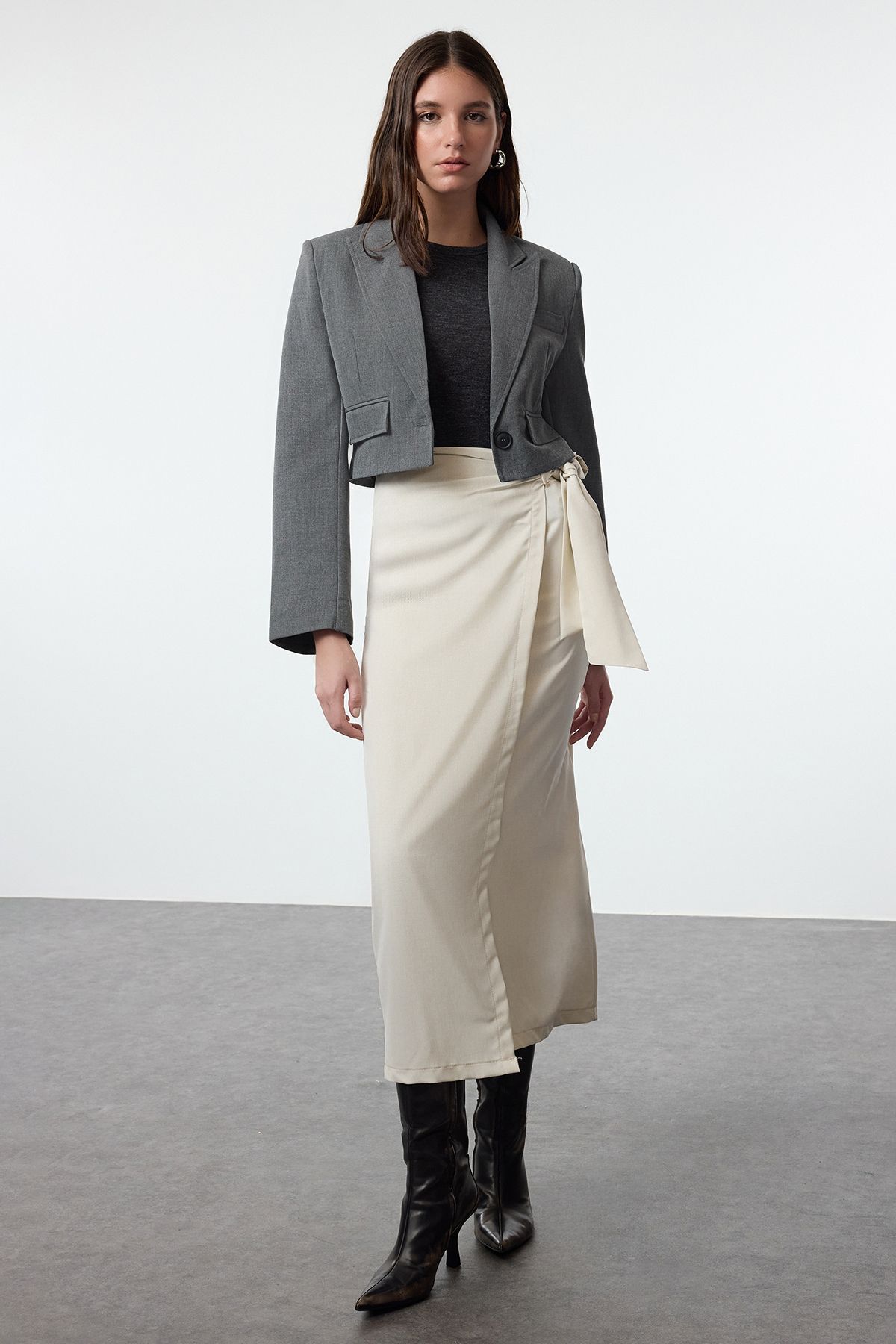 Trendyol Collection Spódnica Z Lnu Tkanego W Kolorze Beżowym - Dwurzędowa I Wiązana Szczegółowo Twoaw25et00134 Kobieta - 42