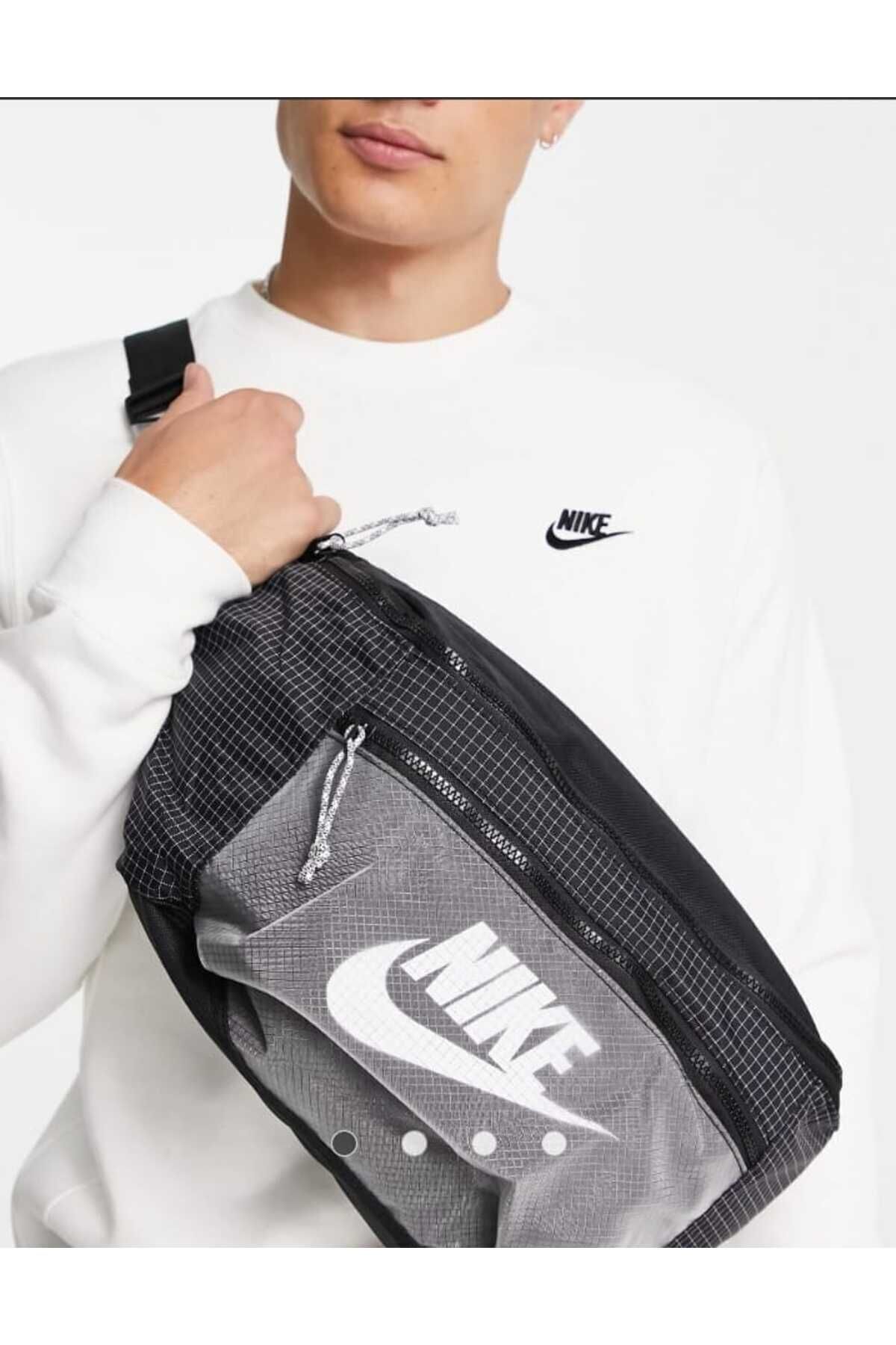Nike tech hip discount