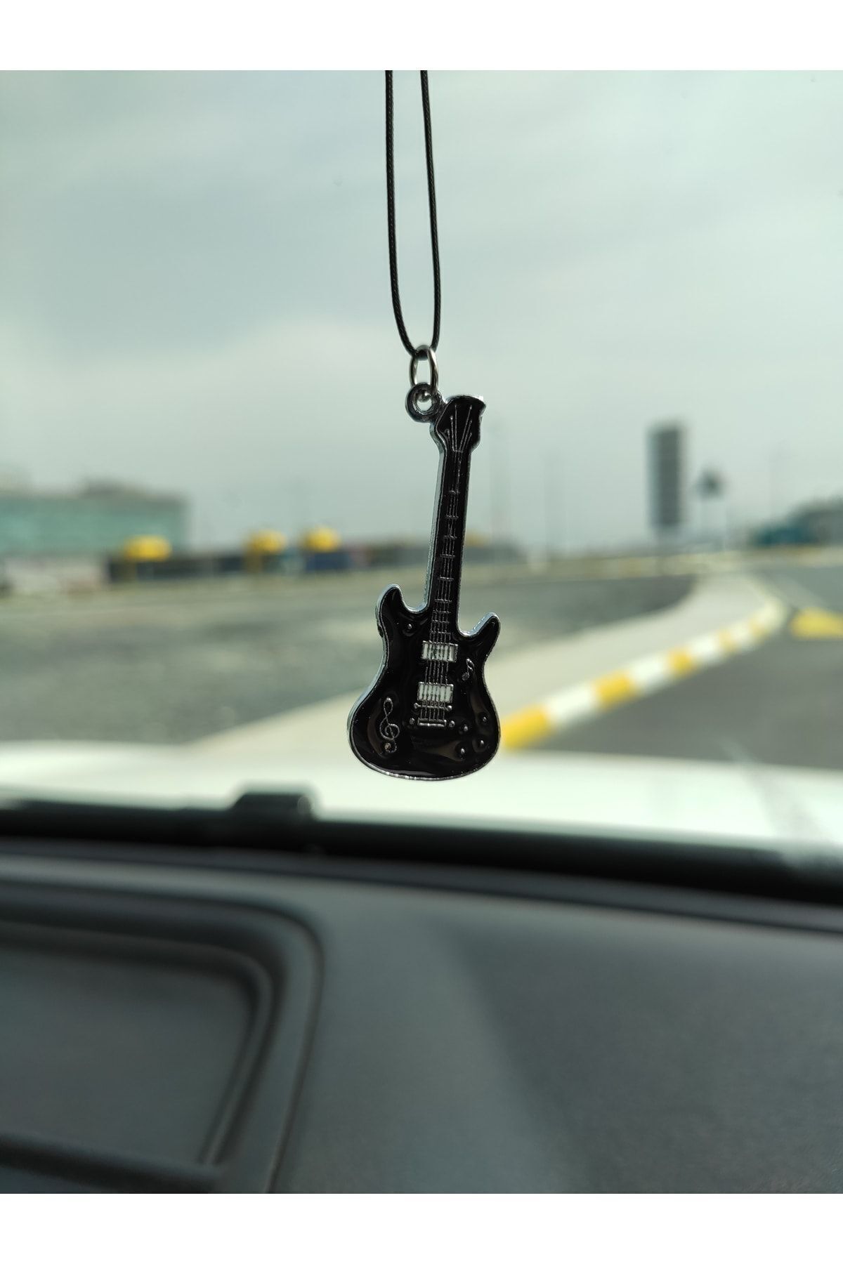 Esey Dizayn Gitar Modelli Araba Içi Dikiz Ayna Süsü