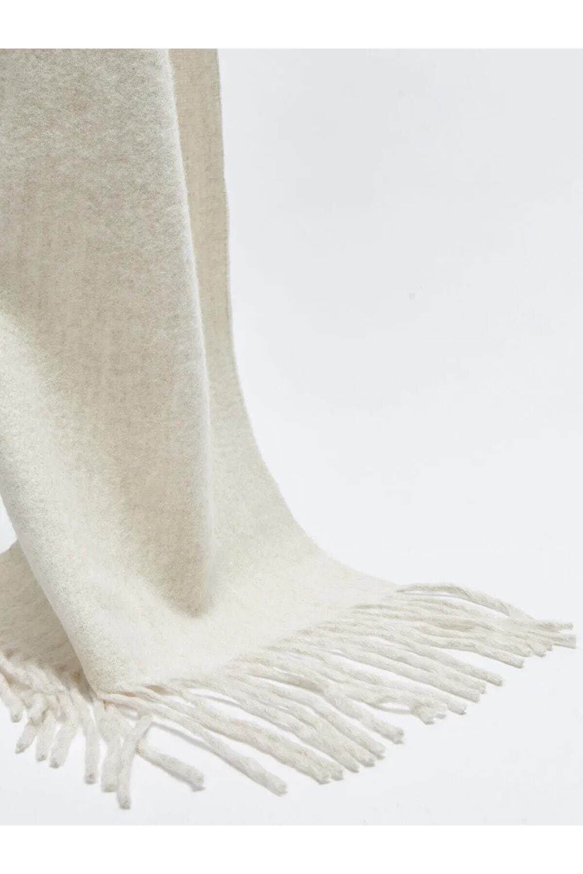 شال گردن زنانه ساده منگوله‌دار LC Waikiki اکرو