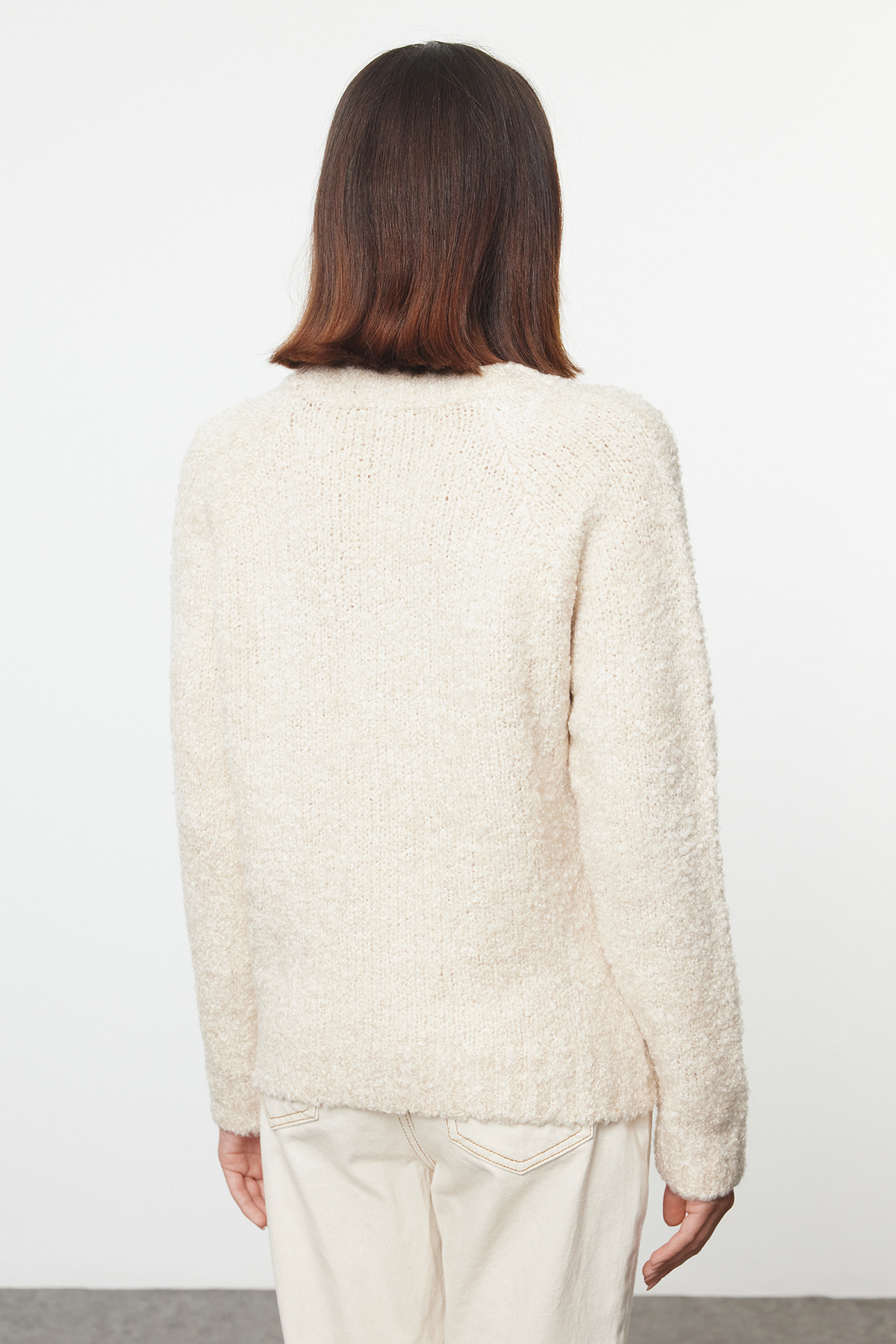 Trendyolmilla  Taş Geniş Kalıp Derin V Yaka Dokulu Triko Kazak TWOAW25KZ00241 - Görsel 5