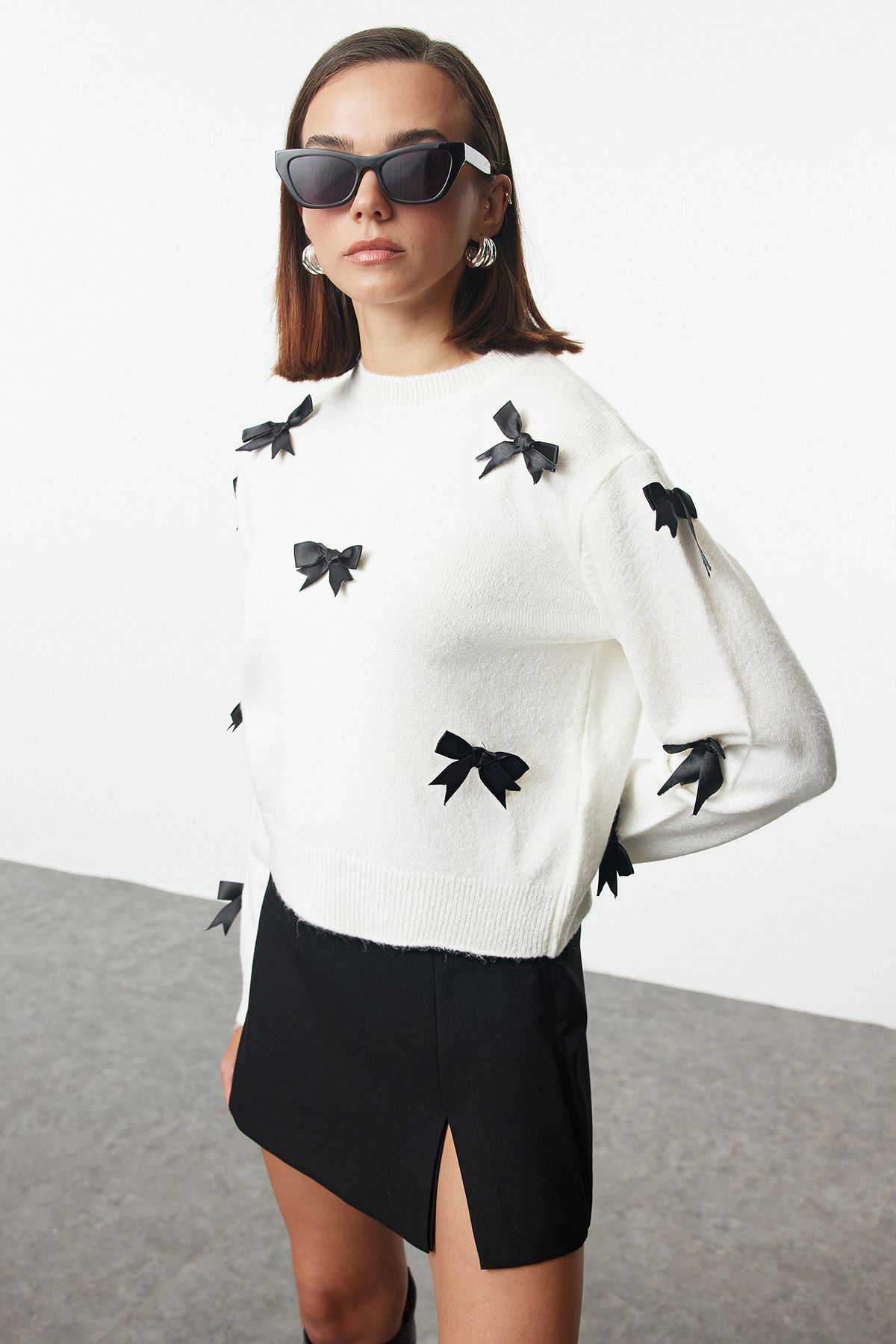 Trendyol Collection-Weicher Strickpullover – Ecru, Band- und Schleifendetail TWOAW25KZ00155 1