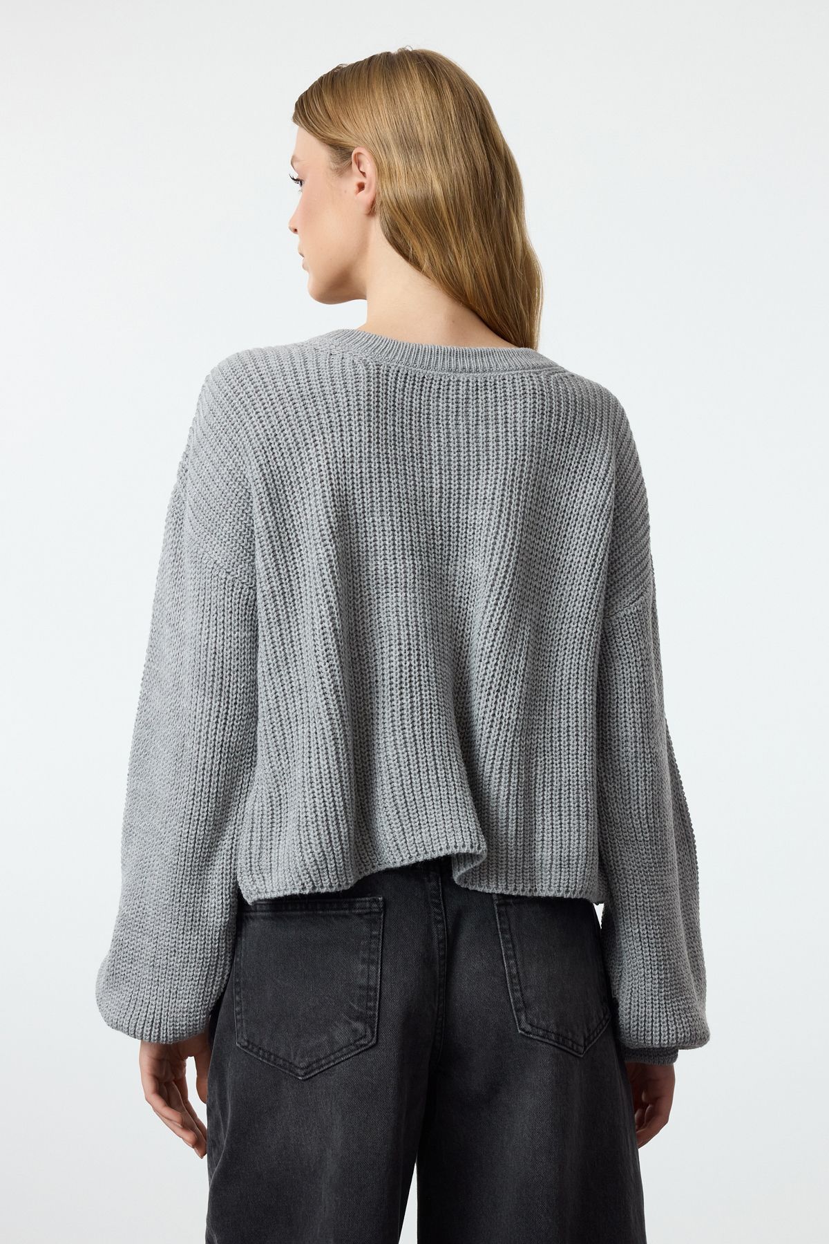 Trendyol Collection-Doppelseitiger grauer Crop-Strickpullover – tragbar mit Band- und Schleifendetail TWOAW25KZ00074 6