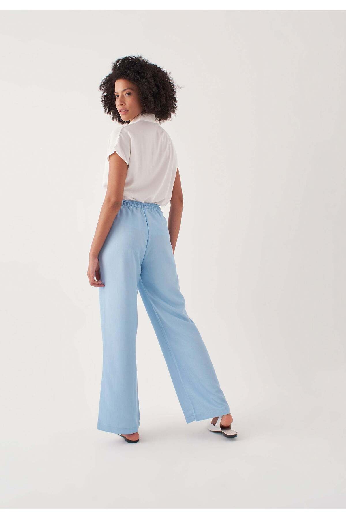 Apoint-Wide Leg Trousers with Elastic Waist 3