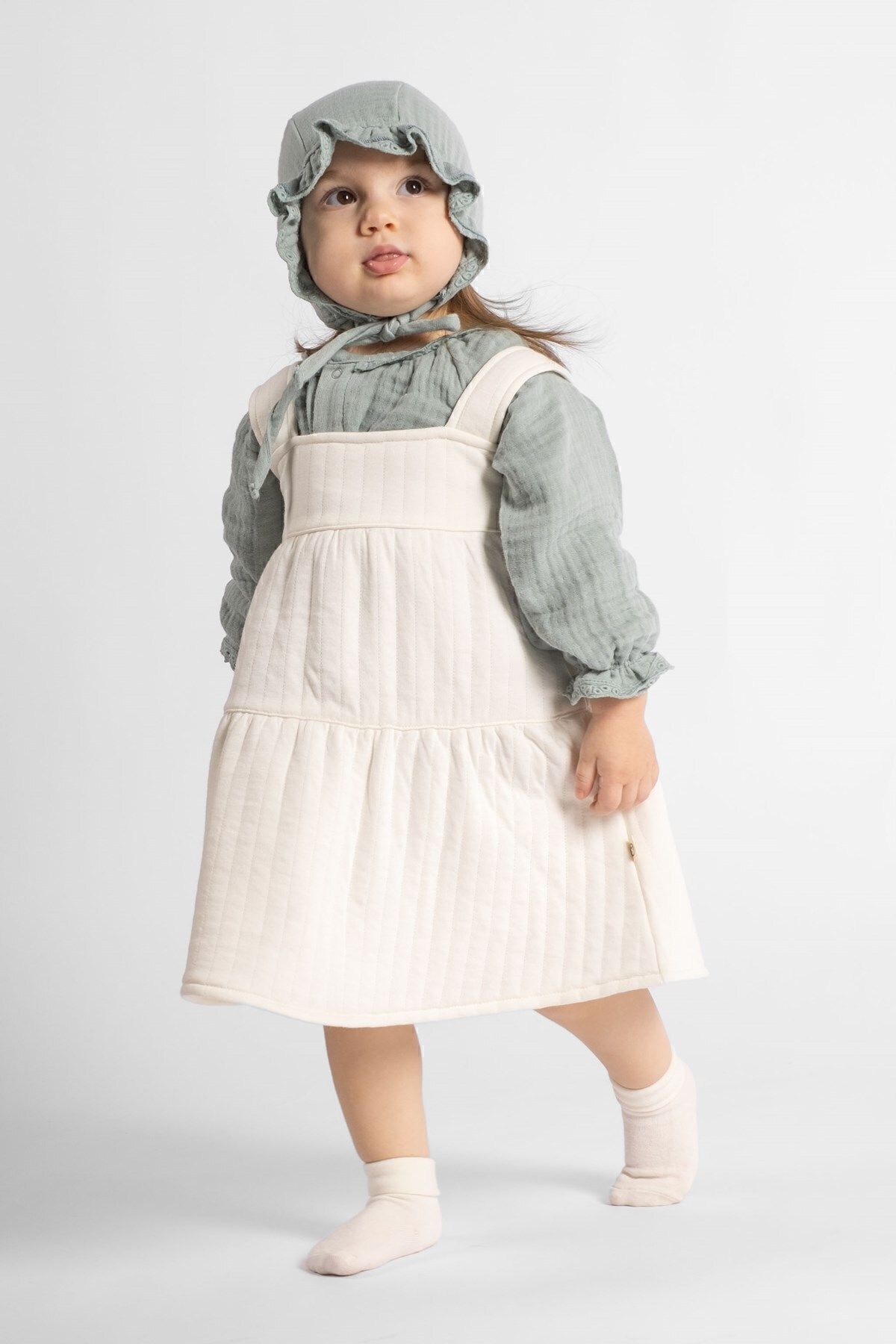 Little Gusto Organik Pamuklu Kapitone Katlı Bebek Jile Elbise Krem fotoğrafı 2 (önizleme)