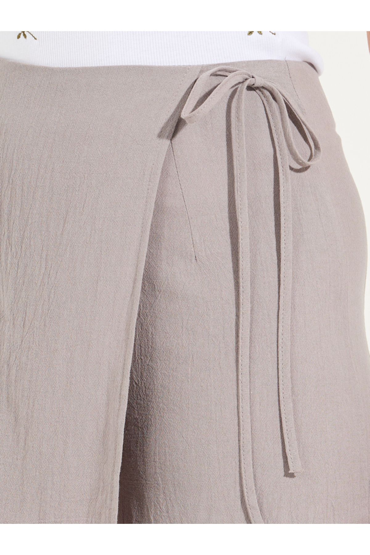 Styli-Solid Wrap Front Skort with Side Tie Up Detail 3