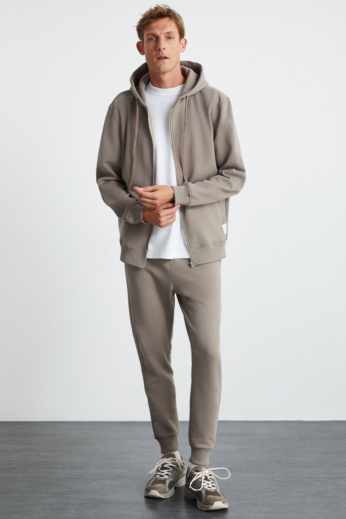 GRIMELANGE-HANS Herren-Jogginghose mit 3 Fäden, Raster, elastischem Bein, Beige 2