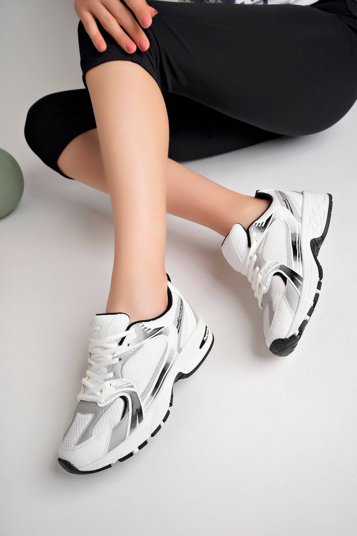 https://cdn.dsmcdn.com/ty1514/product/media/images/prod/QC/20240830/18/28e245d7-be45-3ed1-bc85-e7f4ddd36845/1_org_zoom.jpg