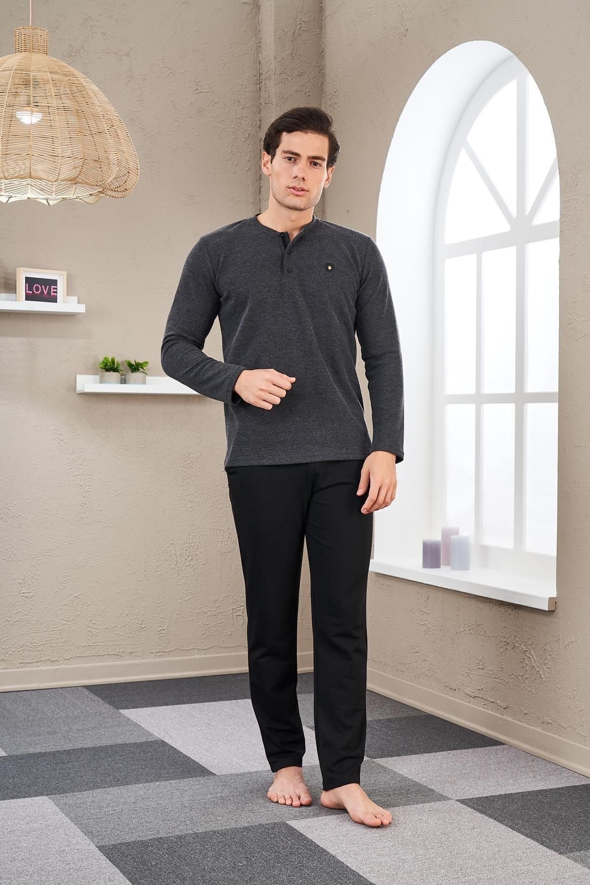 PJS-23726 Set de pijamale pentru bărbați cu plăcuță 1