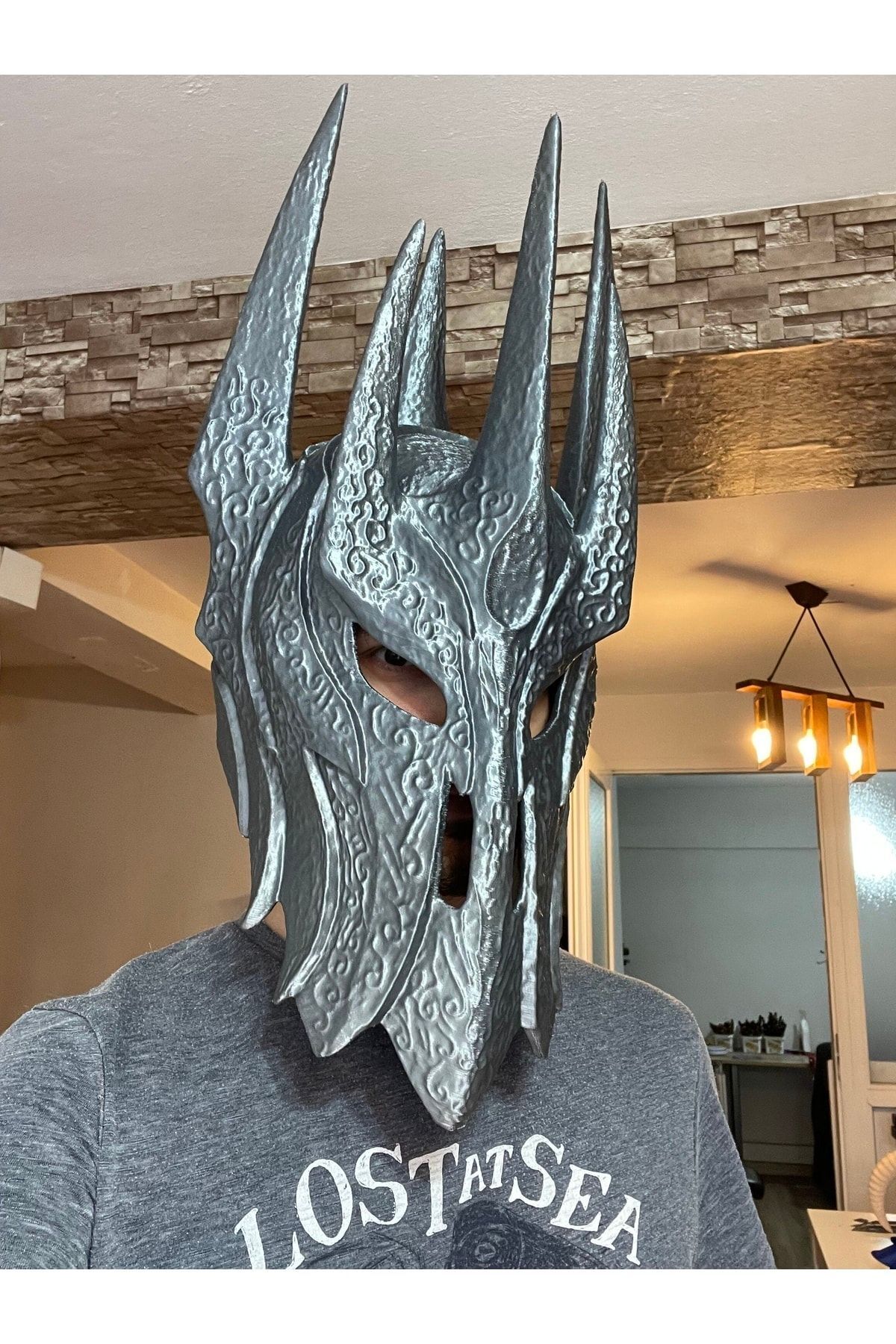 CarbonTech-Sauron Figured Wearable Helmet of the Rings - Gift 5