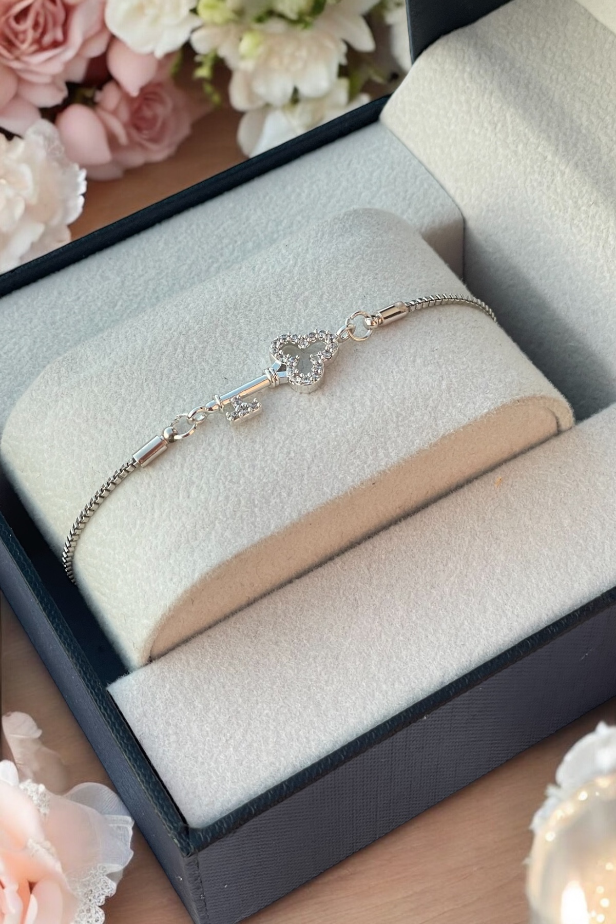 TAKIPORT Şık Tasarım Asansörlü Ayarlanabilir Zirkon Taşlı Kadın Bileklik