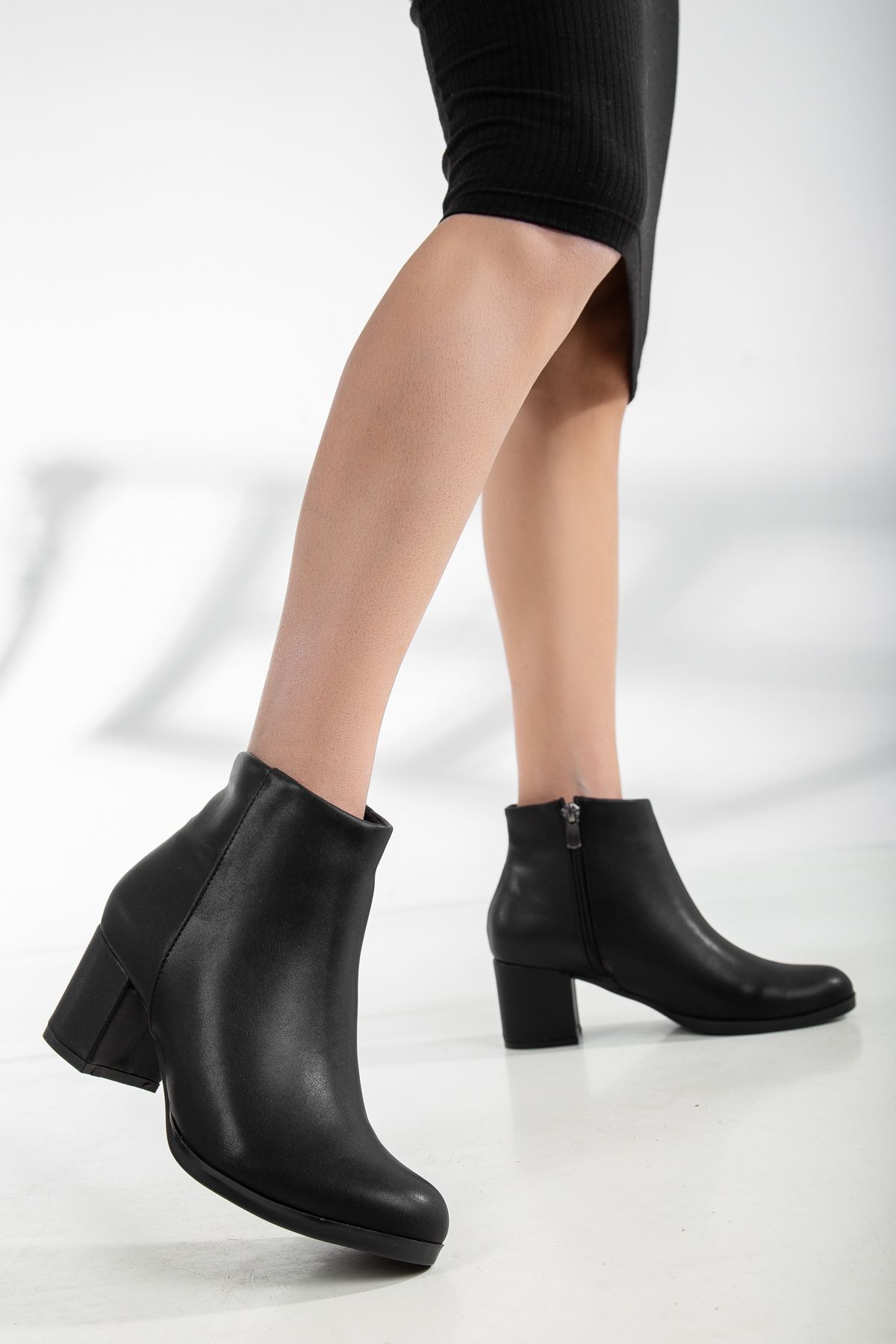 Daxtors Model D0520 - Gwarantowane, Odporne Na Zimno Damskie Buty Zapinane Na Zamek Kobieta - 37