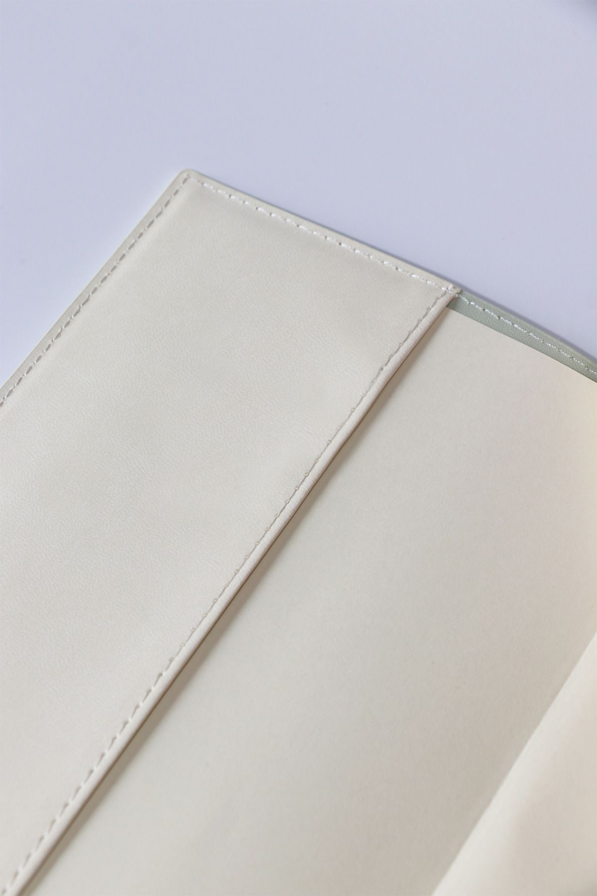 Victoria's Journals-13X18 cm Snap-On Elastic Notebook - 96 Sheets 6