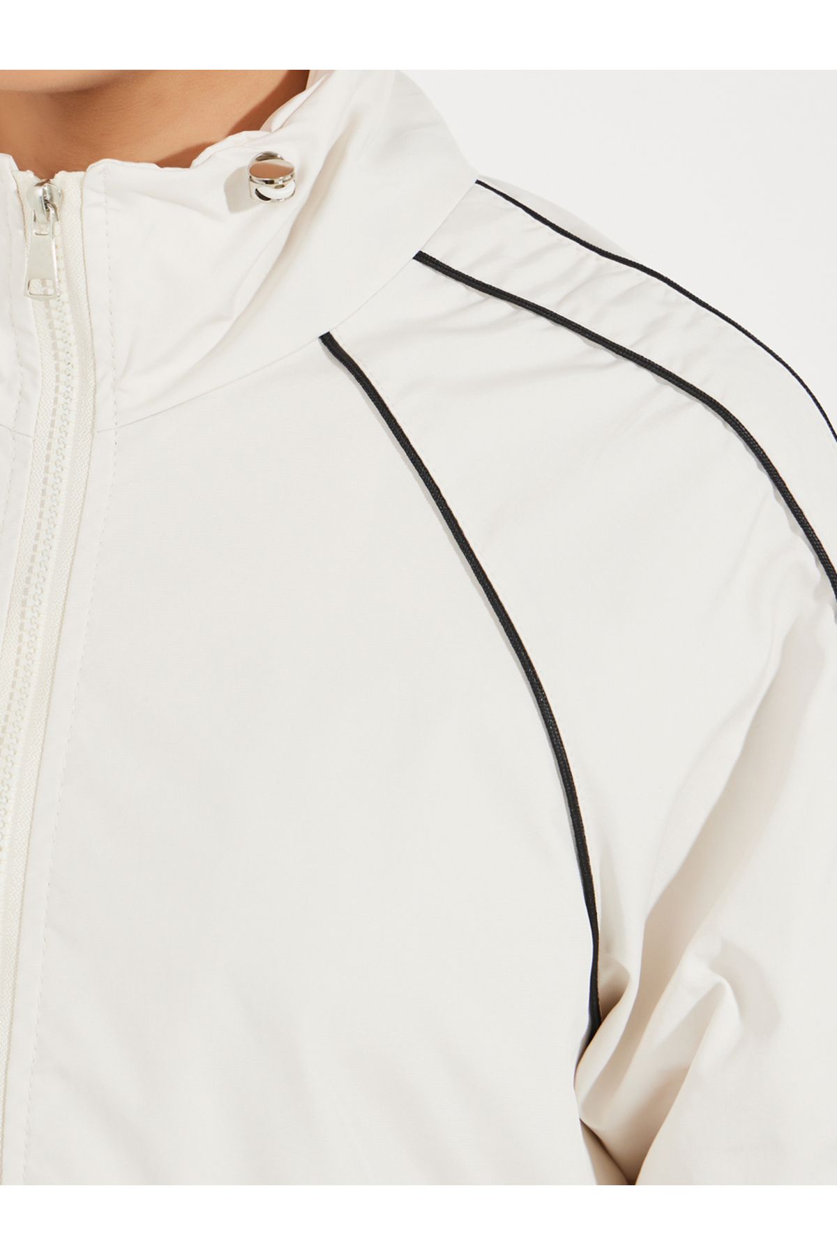 Styli-Oversized Regular Length Bomber Jacket with Contrast Piping 5