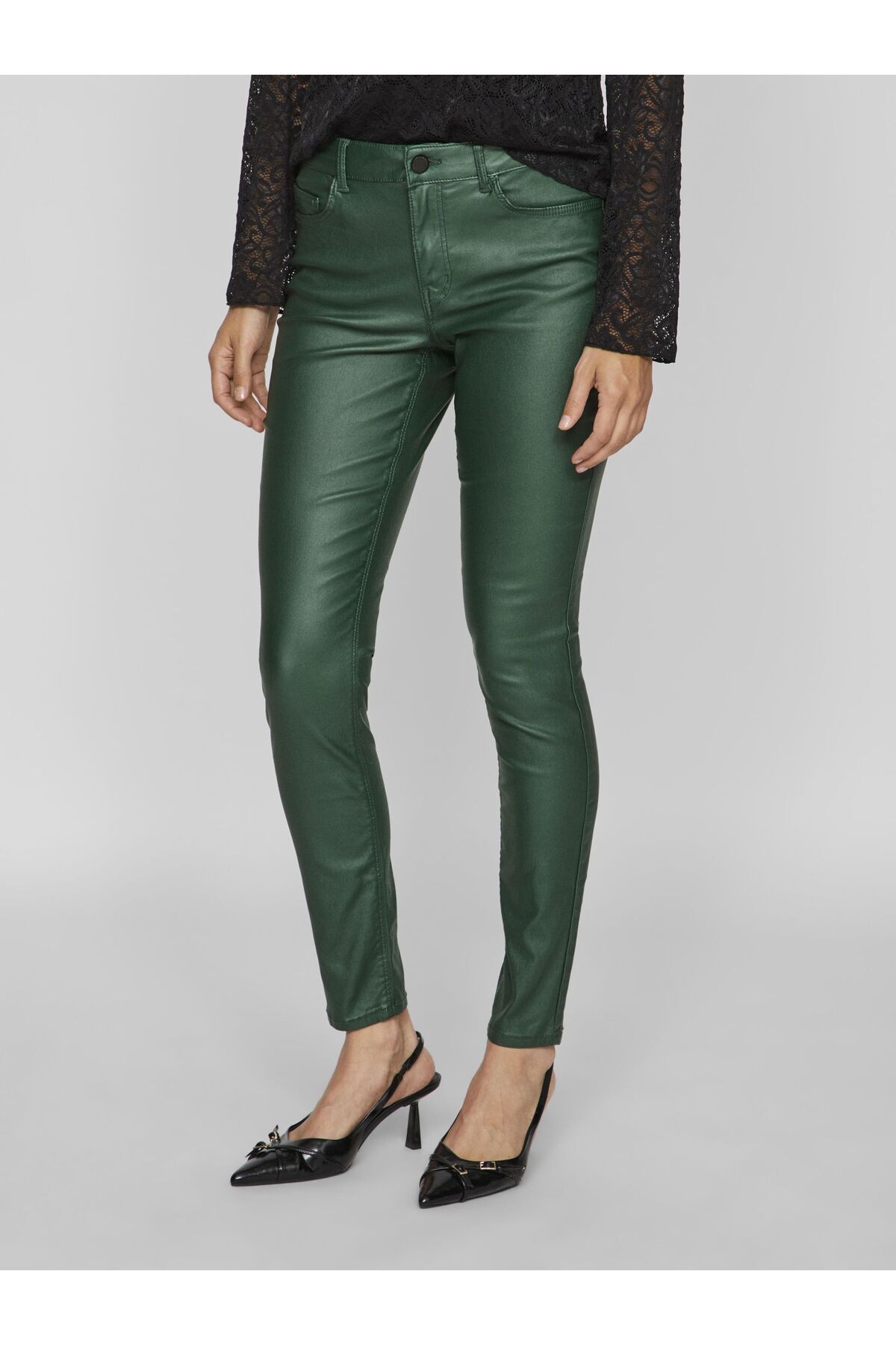 complete the look image