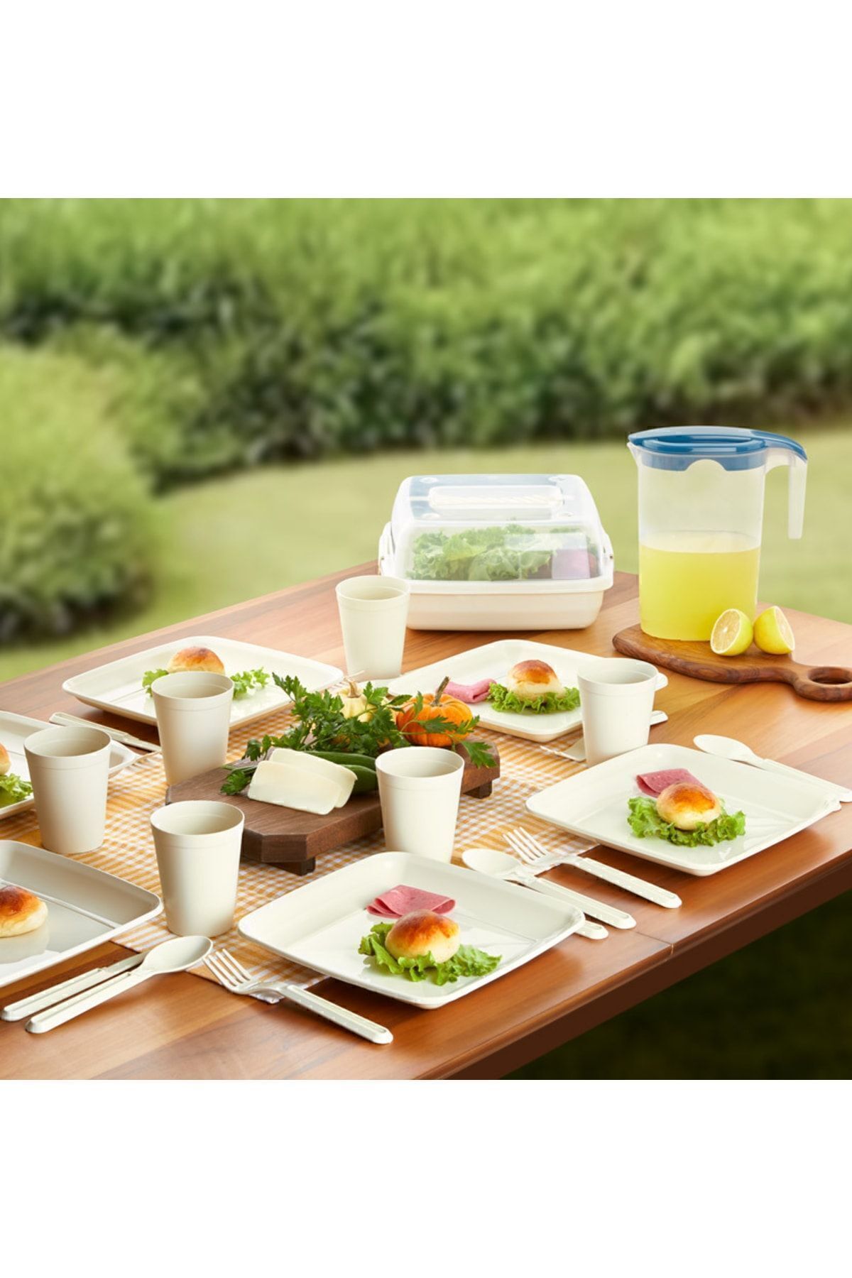 Luxury Picnic Basket Cream 6 Person Picnic Camping Set 32 Pieces