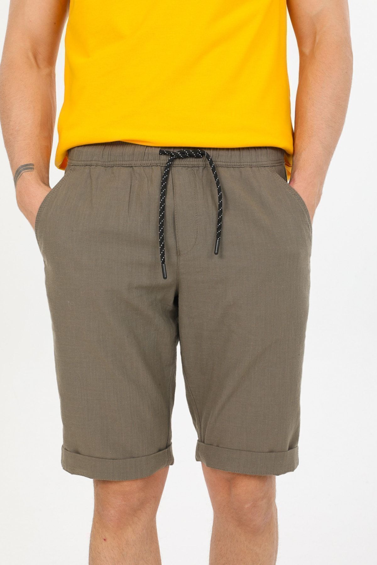 وایز شلوارک کاپری نخی خاکی مردانه با بند کمر