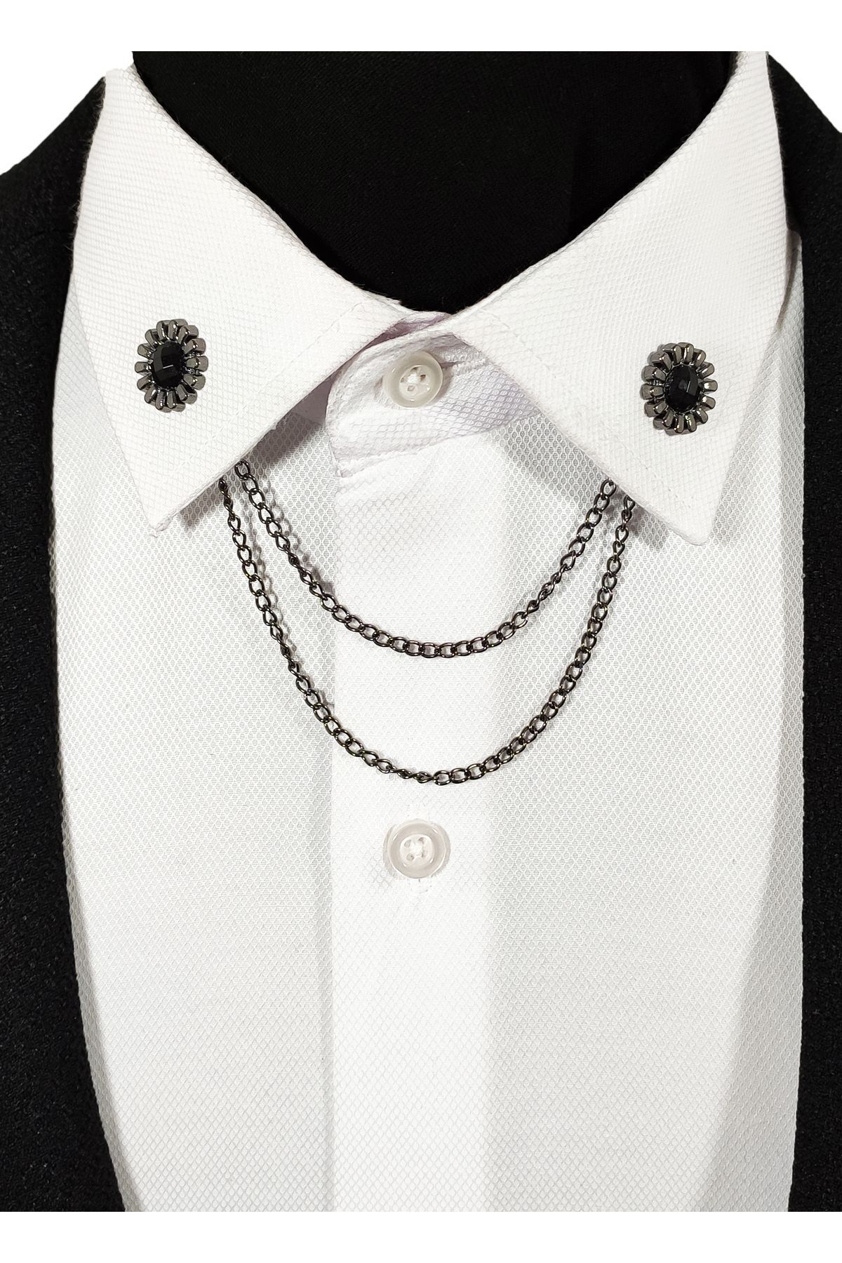  سنجاق سینه فلزی خاکستری تیره نقره‌ای طرح گل با سنگ‌های مشکی و زنجیر یقه