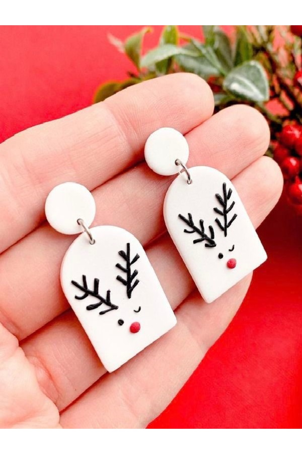 TREND-Winter New Year's Earrings with White Ala Deer 1