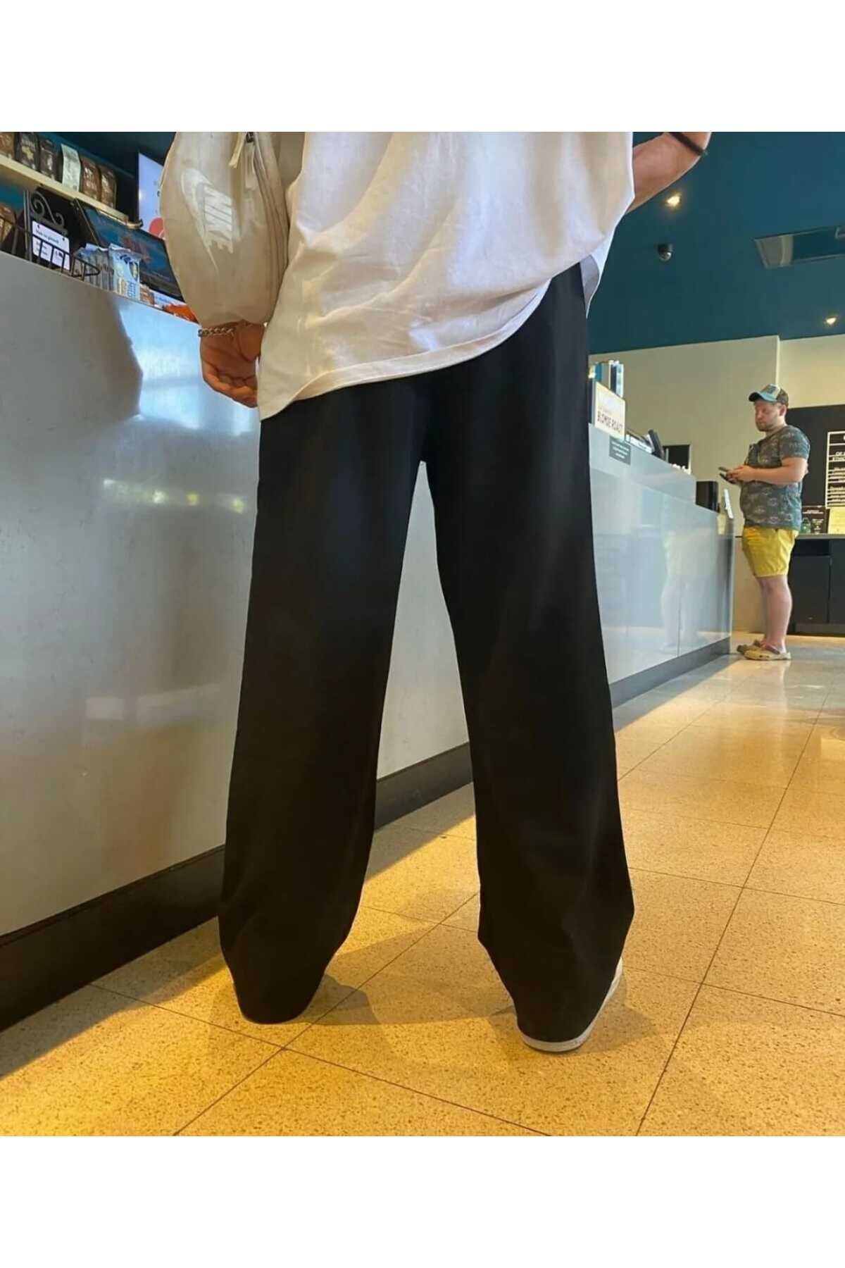 Women's Black High Waisted Straight Leg Sweatpants