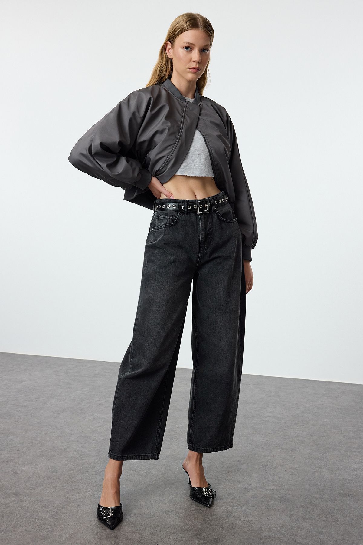 Trendyol Collection Jeansy Baggy Z Wysokim Stanem W Kolorze Antracytowym - Sustainable Twoaw25je00147 Kobieta - 34