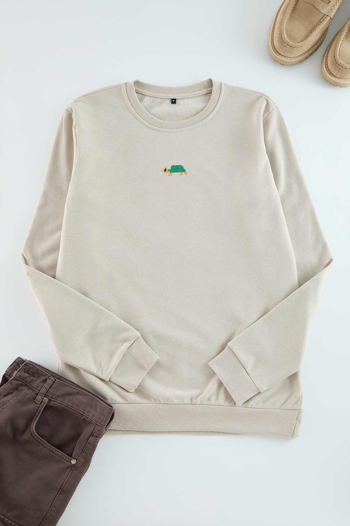 Trendyolmilla  Taş Regular/Normal Kesim Bisiklet Yaka Etamin Hayvan Nakışlı Sweatshirt TMNAW25SW00158 - Görsel 6