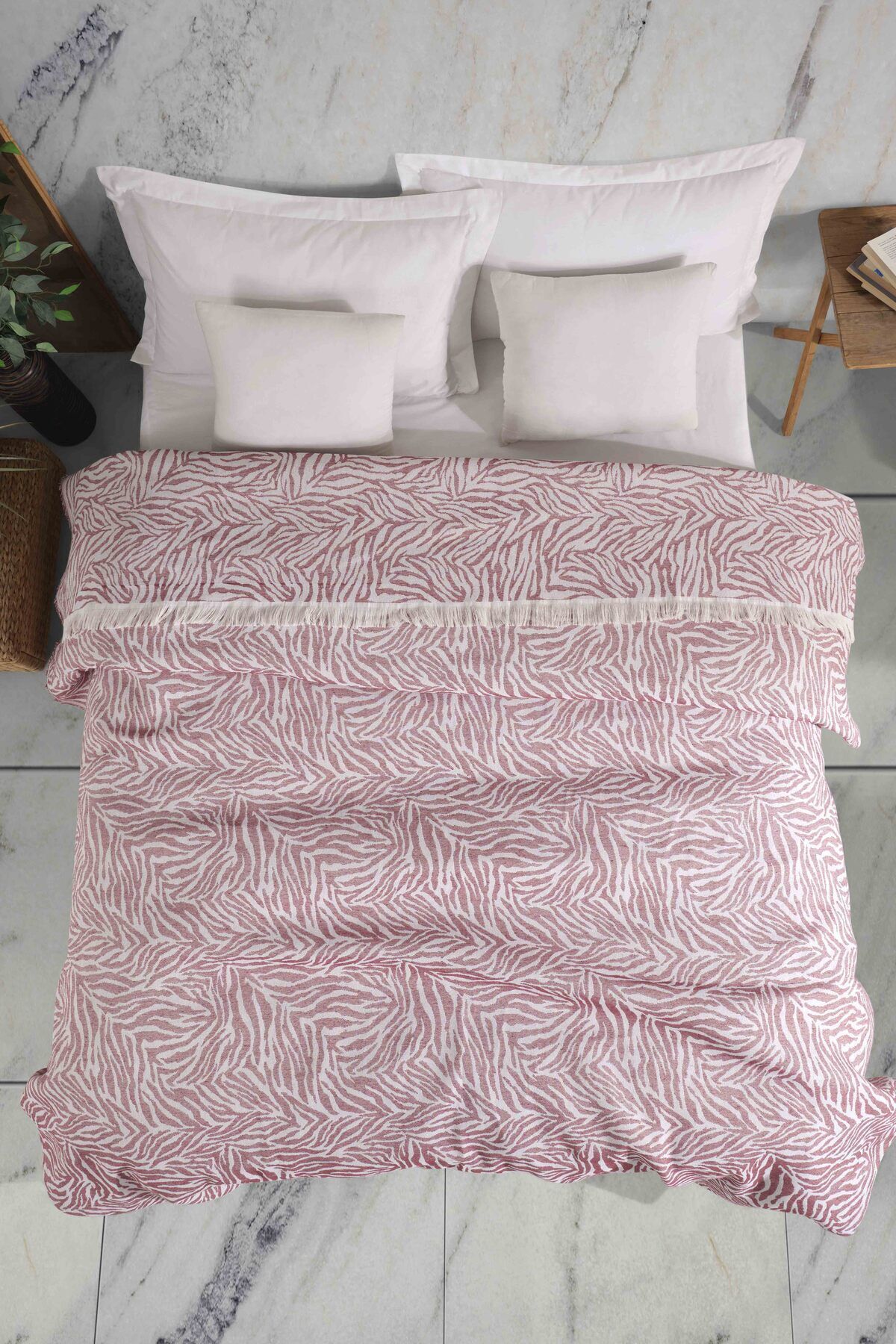 ZEBRA 210x240 ÇİFT KİŞİLİK YATAK ÖRTÜSÜ MÜRDÜM