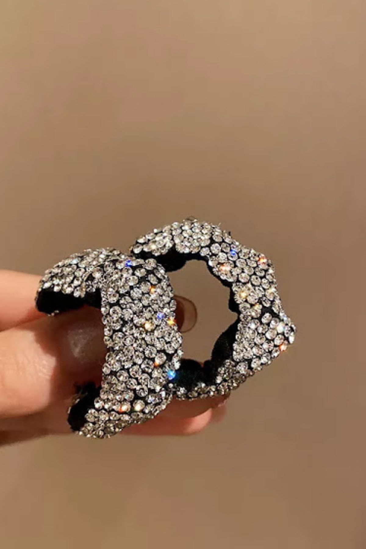 Elegant Full Taşlı Kumaş Halka Küpe Beyaz 2
