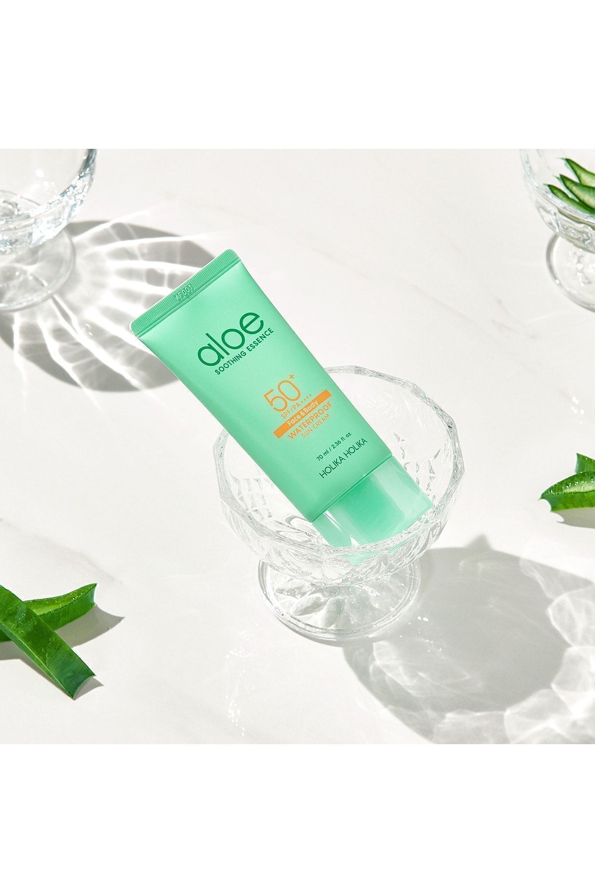 Holika Holika Aloe Soothing Essence Waterproof Sun Cream Spf50 - Aloe ...