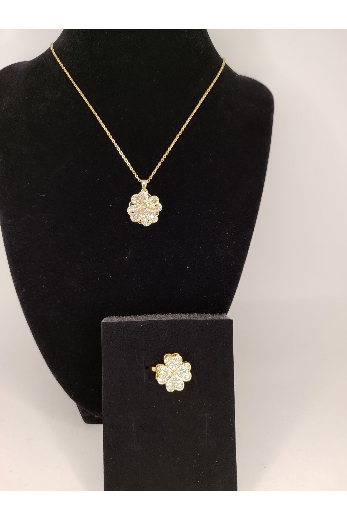 Romea Dönen Yonca Stres Çarklı Çelik Kolye-Yüzük Seti Altın Rengi