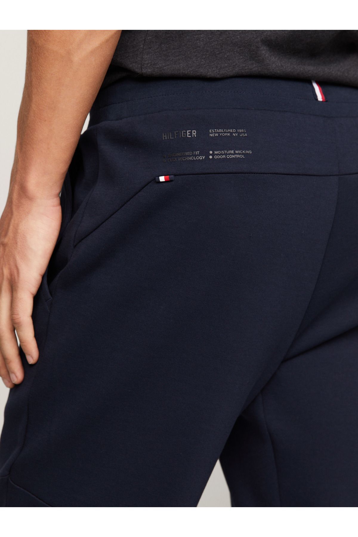 بافت و پلیور مردانه مشکی تامی هیلفیگرTommy Hilfiger | TYC0840153238MMW0MW304009 اورجینال - تصویر 2