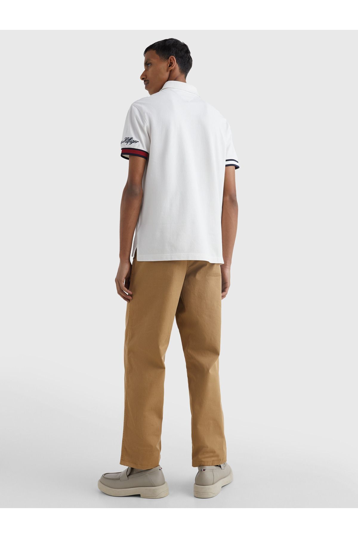 تی شرت یقه پولو سفید مردانه پرچم دکمه دار اورجینال Tommy Hilfiger