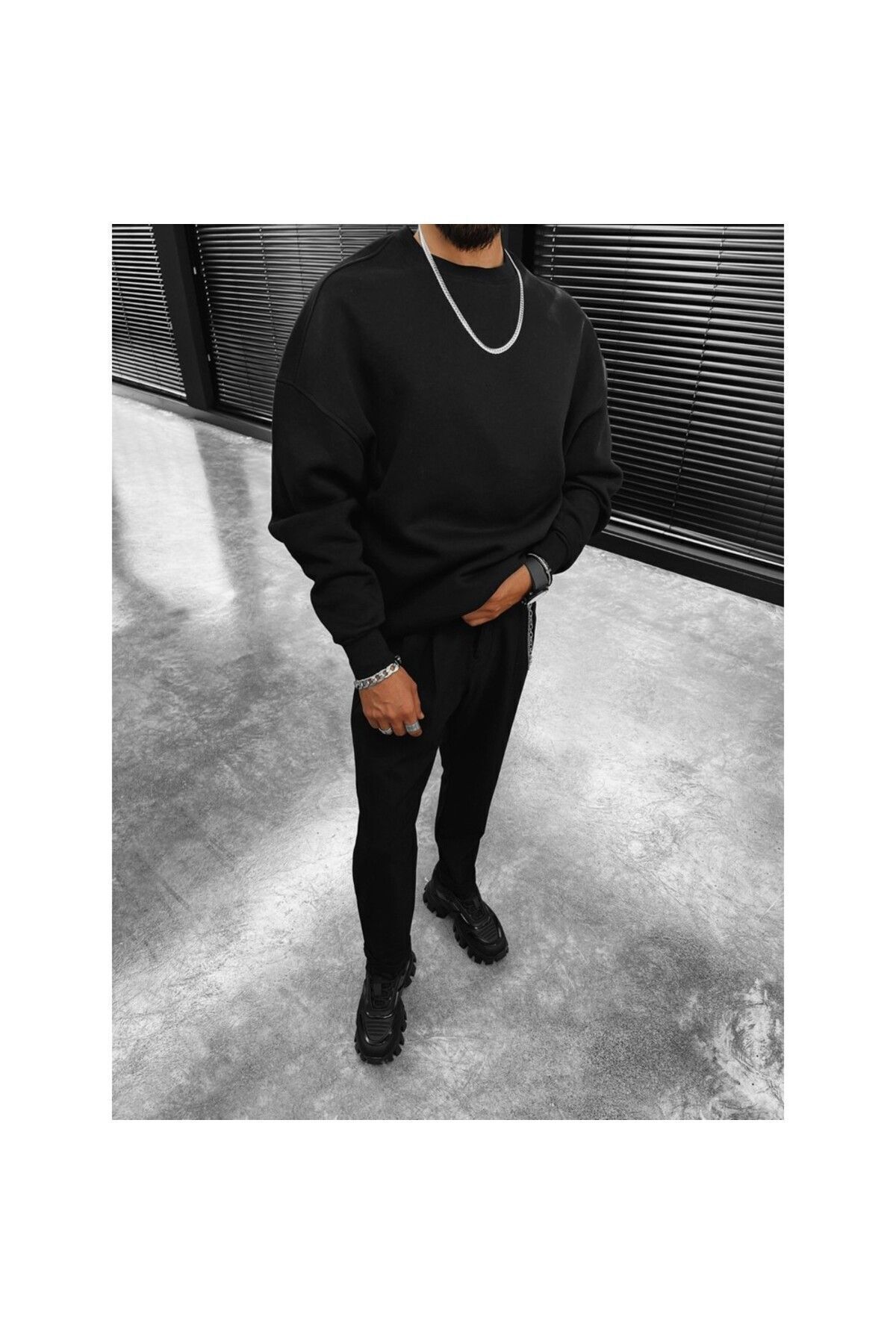 Genel Markalar  Oversize Sweatshirt Siyah Bisiklet Yaka Düşük Omuz Içi % 100 Pamuktur. Tivtiklenme Asla Yapmaz. - Görsel 2