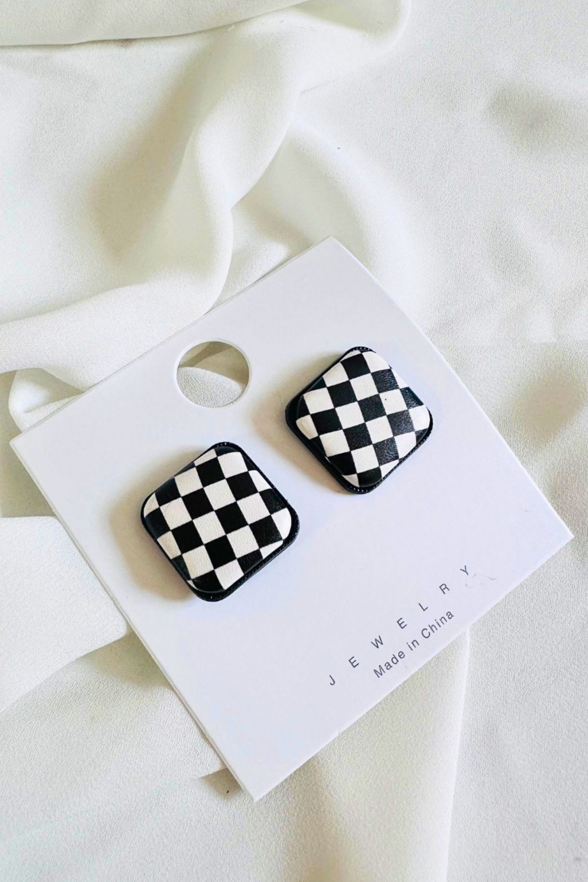 PETEK AKSESUAR-2.3 cm Wide Checkered Leather Earrings 5