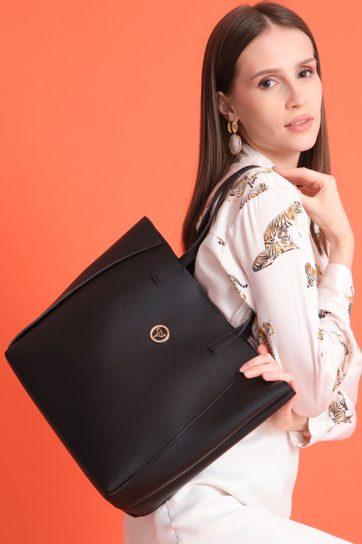 https://cdn.dsmcdn.com/ty1519/product/media/images/prod/QC/20240902/15/f3260eb7-d6a6-3cb7-b4e9-742a27267fbf/1_org_zoom.jpg