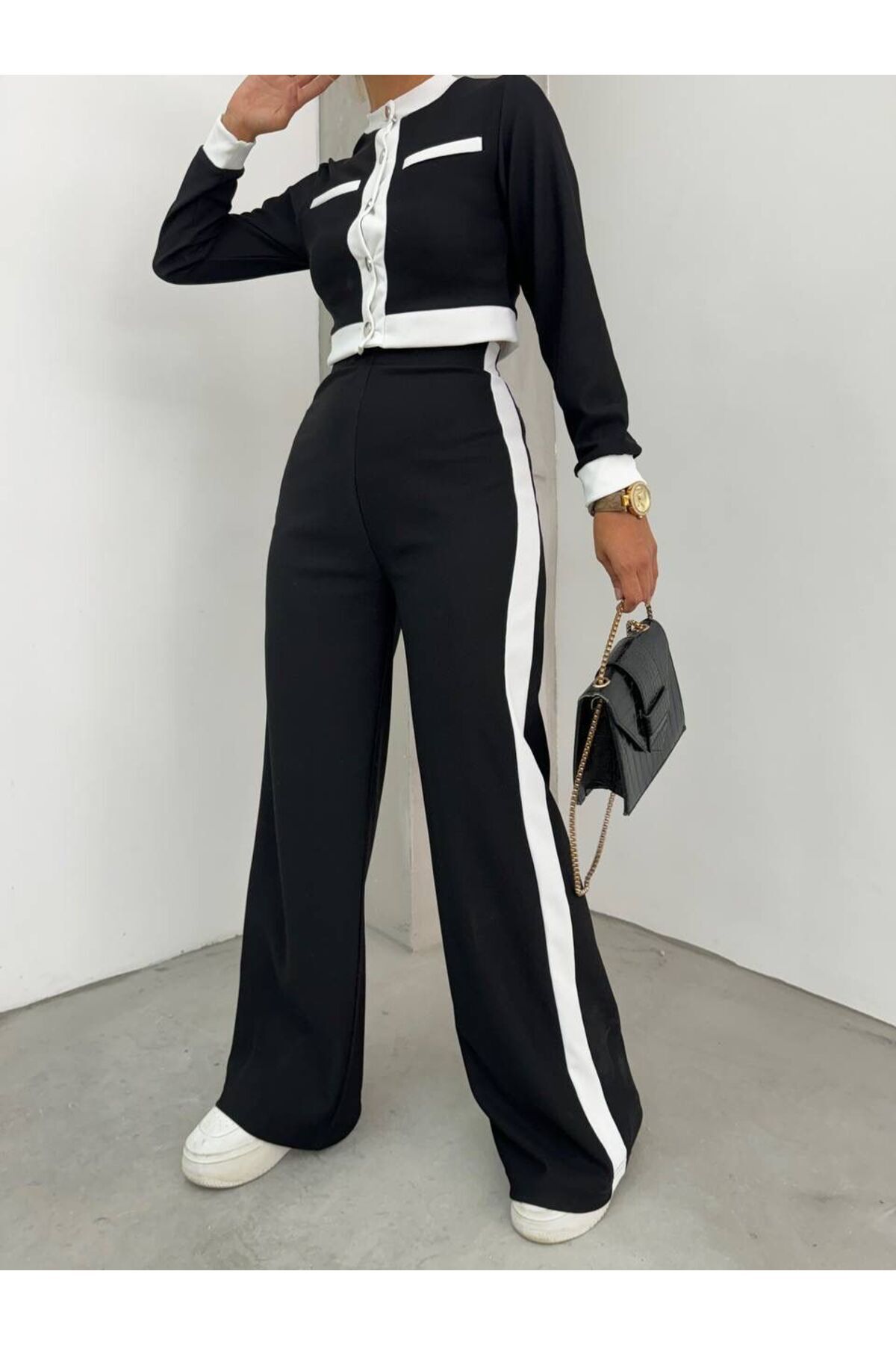 ALLEYTA Dámská souprava s ozdobnými knoflíky a španělskými nohavicemi