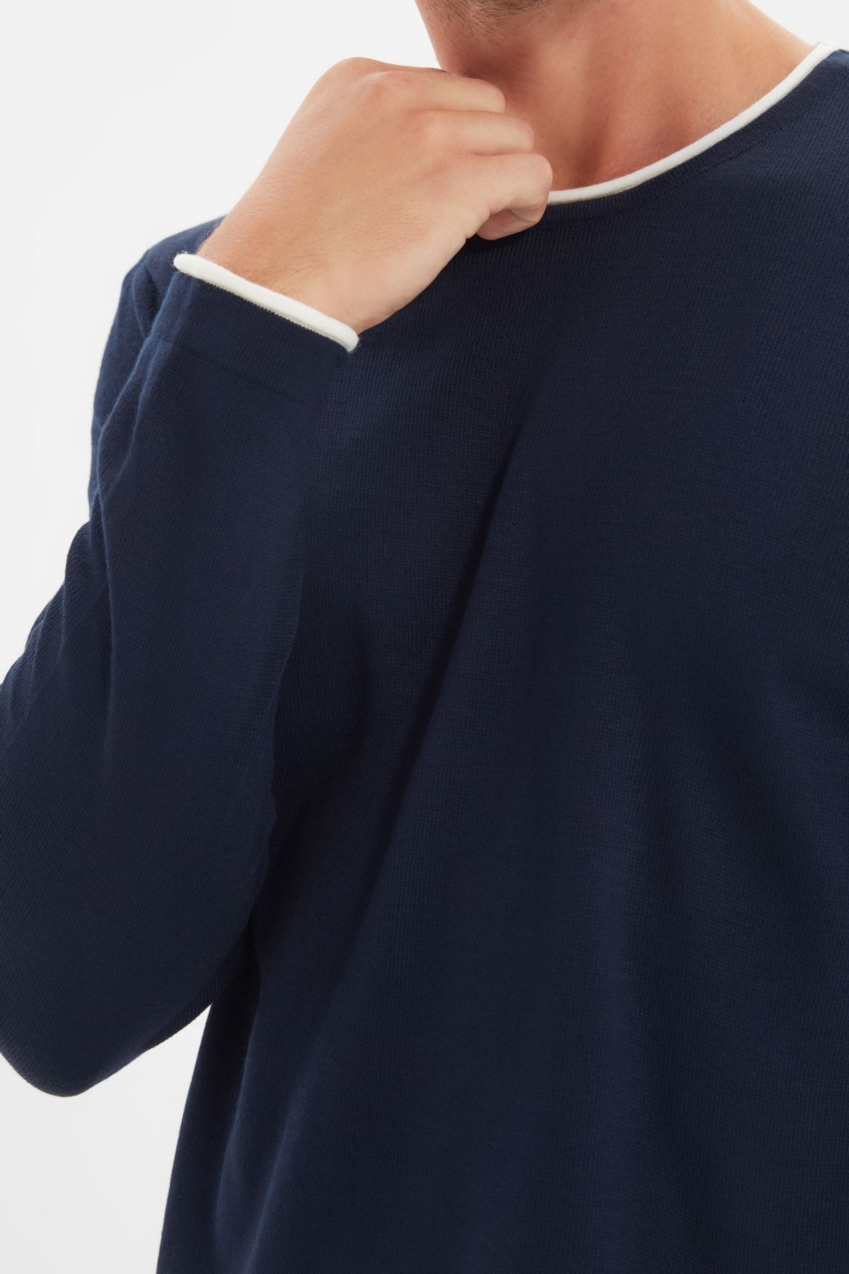 Trendyol Collection-Granatowy męski sweter Slim Fit Slim Fit z kontrastowym kołnierzykiem Tmnaw21Kz2499 8