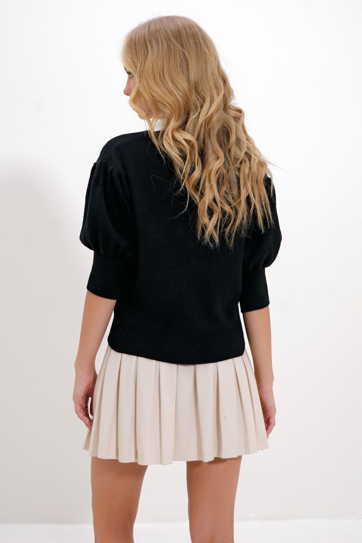 Trend Alaçatı Stili-Cardigan negru pentru femei cu decolteu în V și mâneci cu balon - nasturi ALC-X12683 6