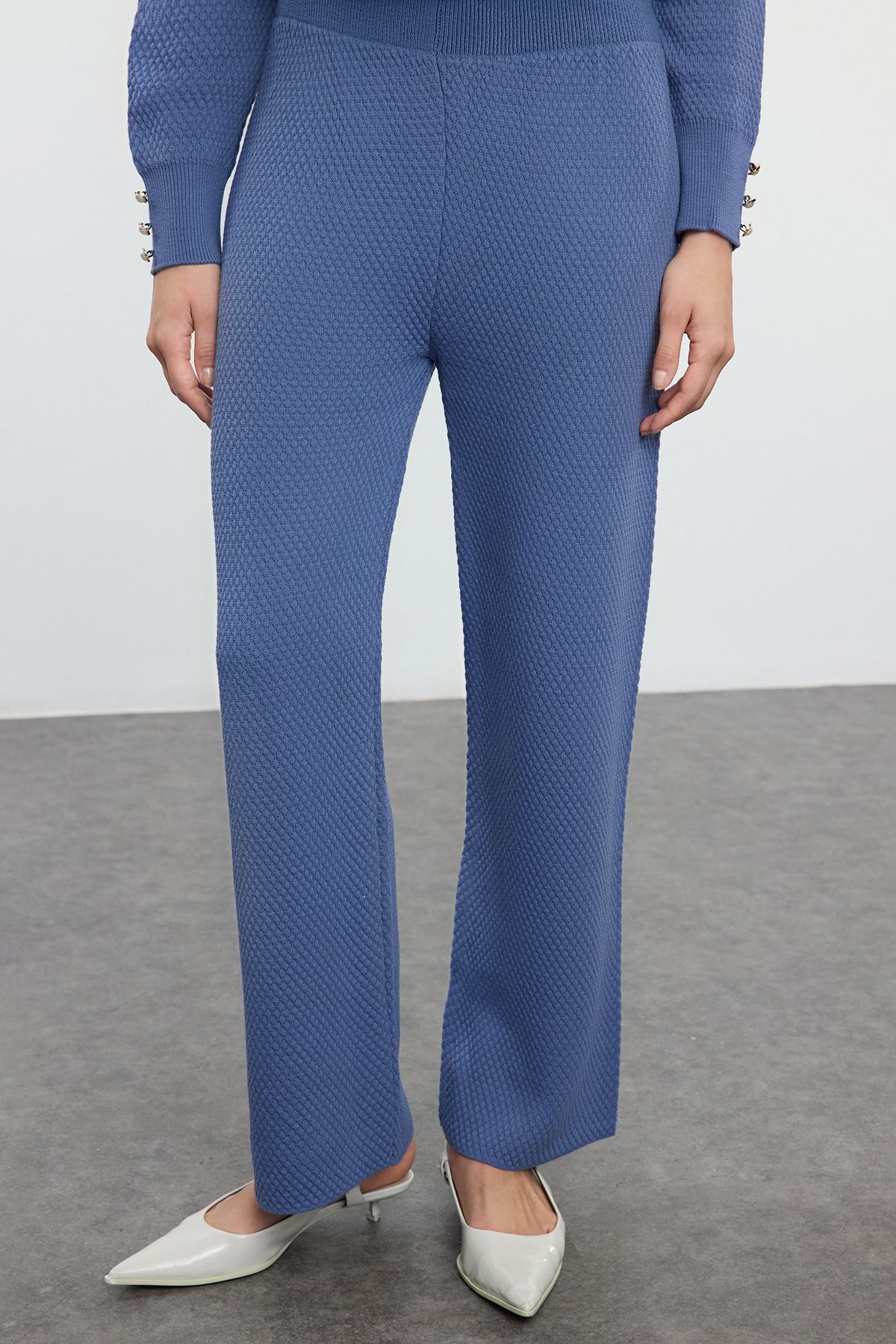 Trendyol Modest-Трикотажний комплект з верхом і спідницею індиго, перламутрові ґудзики TCTAW25US00035 4
