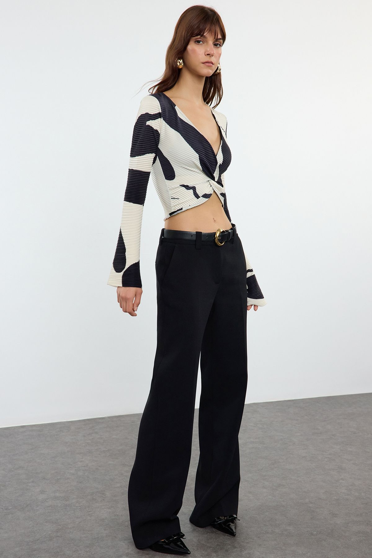 complete the look image