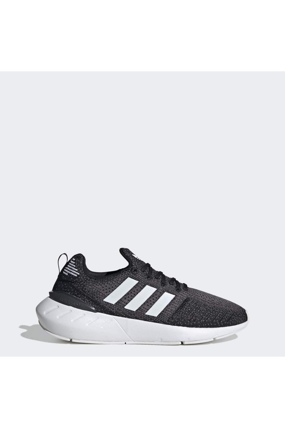 Swift run adidas black discount