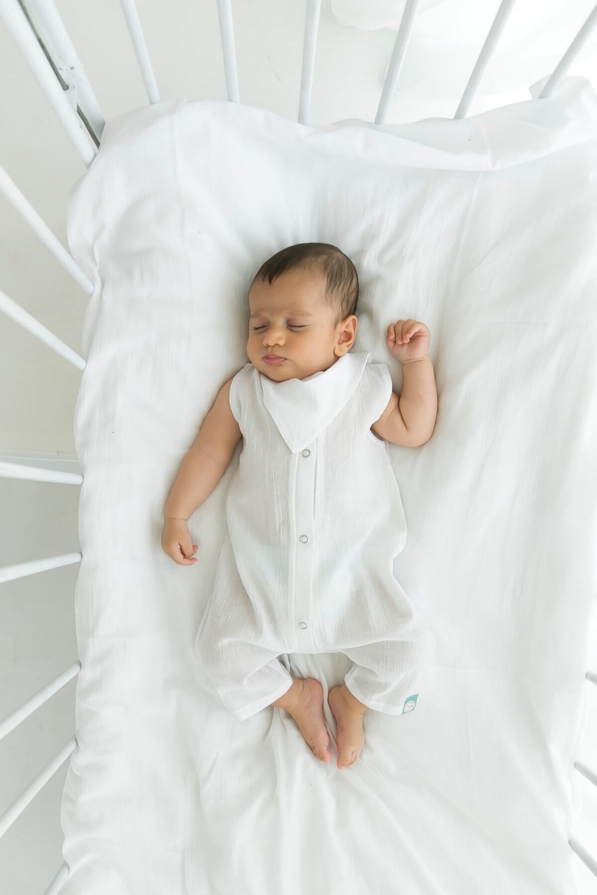 BeyzBaby Şile Bezi Bebek Beyaz Kolsuz Müslin Tulum fotoğrafı 2 (önizleme)