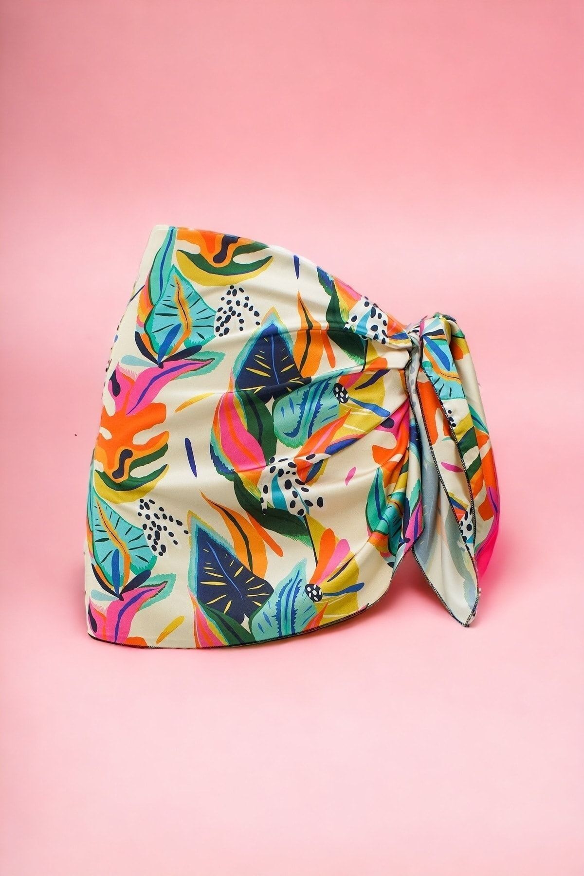 pistore Krem Floral Çiçek Desenli Kısa Pareo Saten Iç Göstermez Kadın Plaj Elbisesi Yeni Sezon