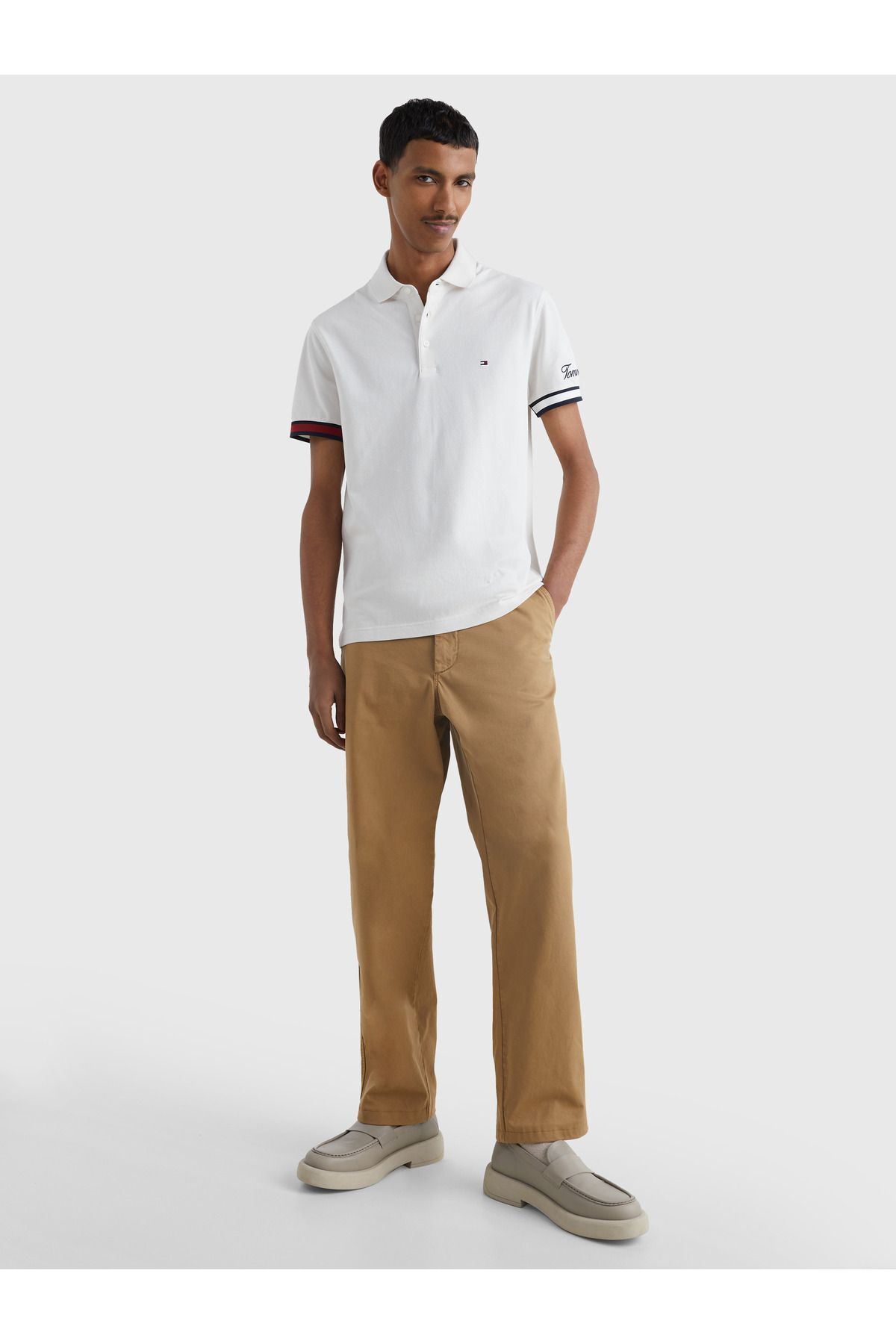 تی شرت یقه پولو سفید مردانه پرچم دکمه دار اورجینال Tommy Hilfiger