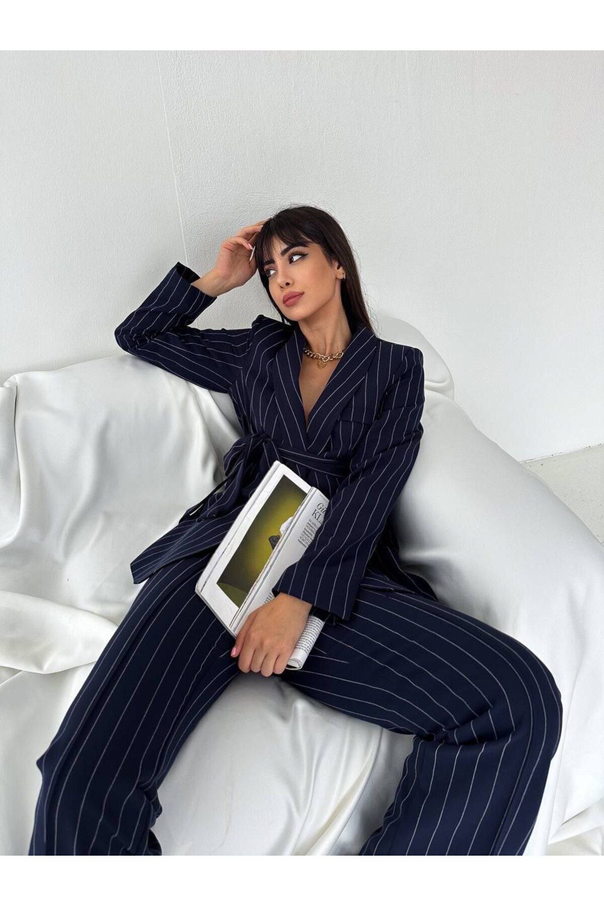 Belted Striped Blazer and Trousers Suit - Görsel 3