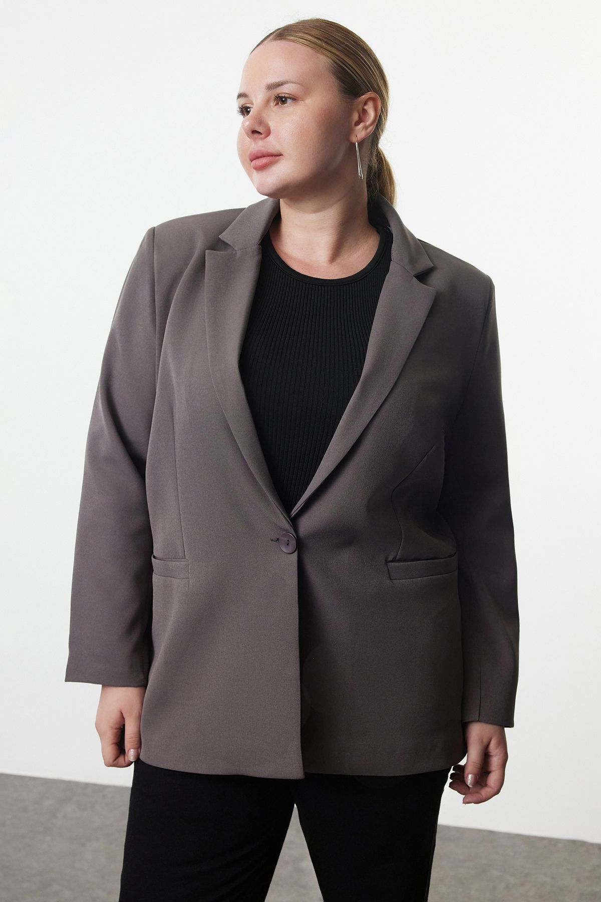 Trendyol Curve-Plus Size Anthracite Zebra Patterned Lined Woven Jacket 3