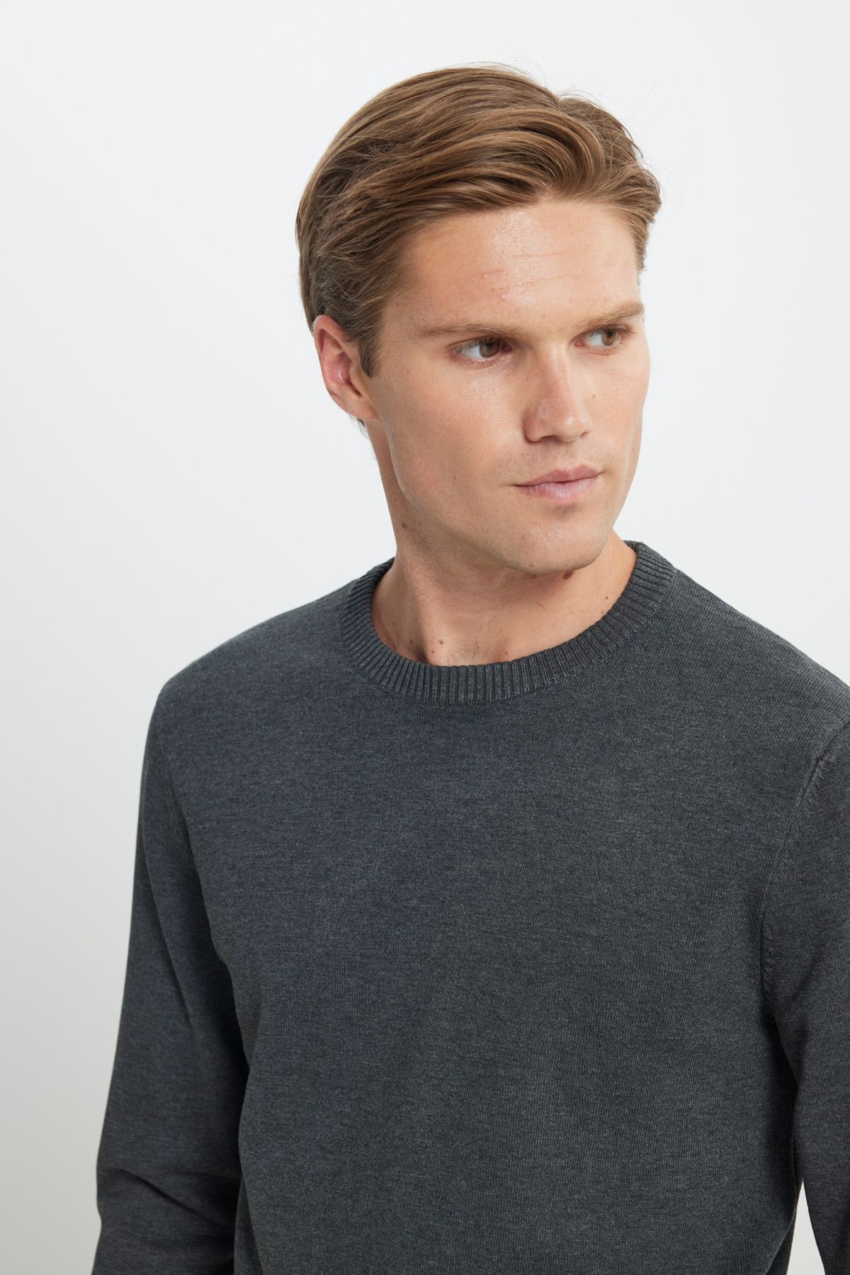 ALTINYILDIZ CLASSICS-Men's Anthracite-Melange Standard Fit Regular Cut Crew Neck Knitwear Sweater 4
