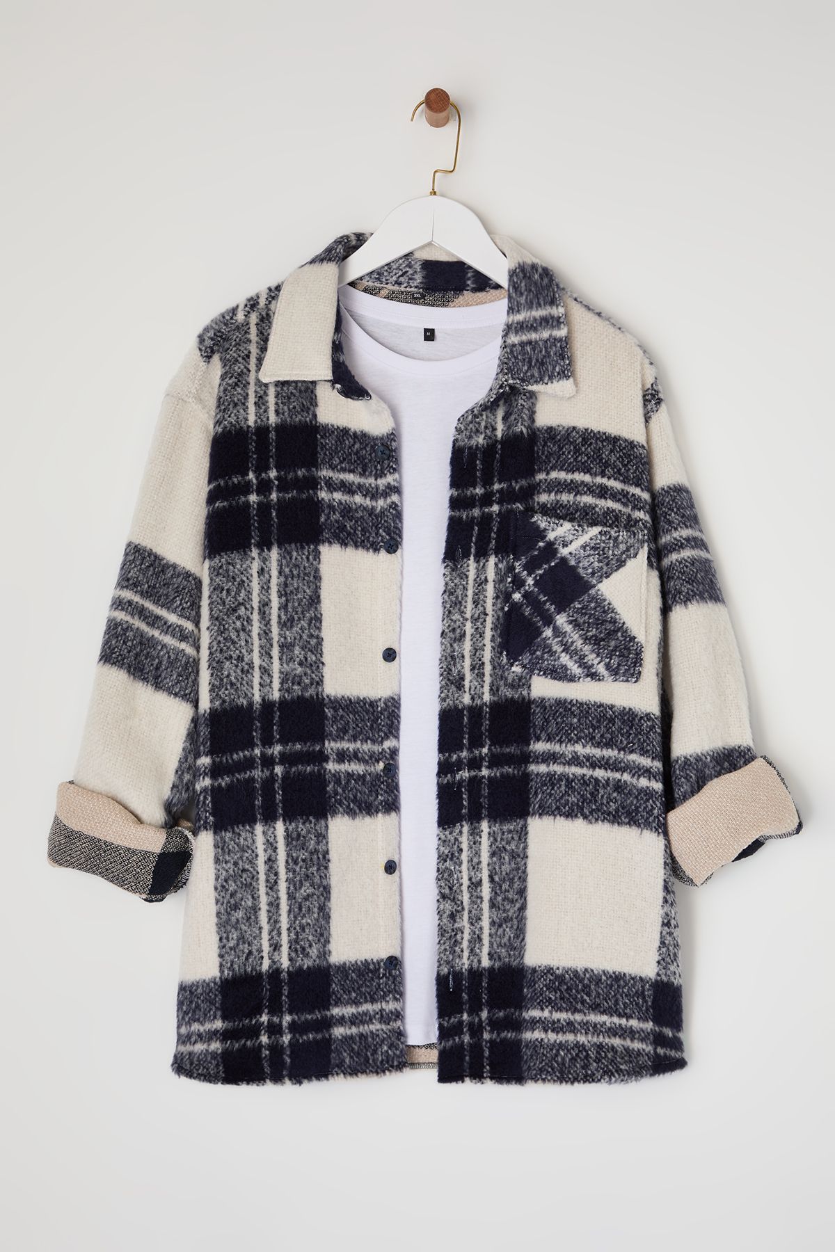 Trendyol Collection-Ecru-Holzfällerjacke für Unisex – übergroßes Winterhemd TMNAW25GO00024 8