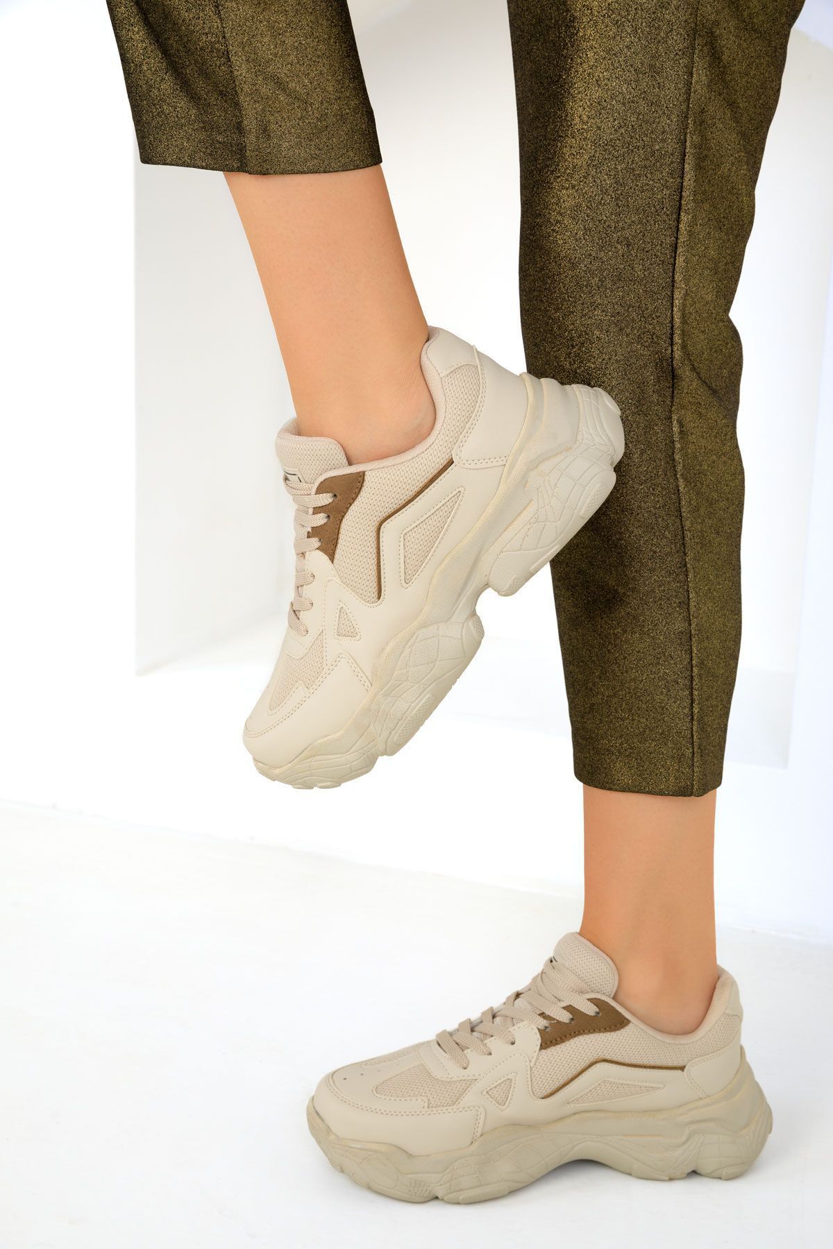 SOHO-Beige-braune Damen Sneakers 18148 4